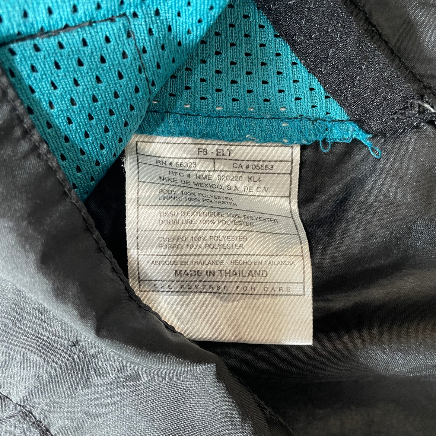 (L) 90’s NIKE x JACKSONVILLE JUGERS Vintage NFL Nylon Jacket / A1396N