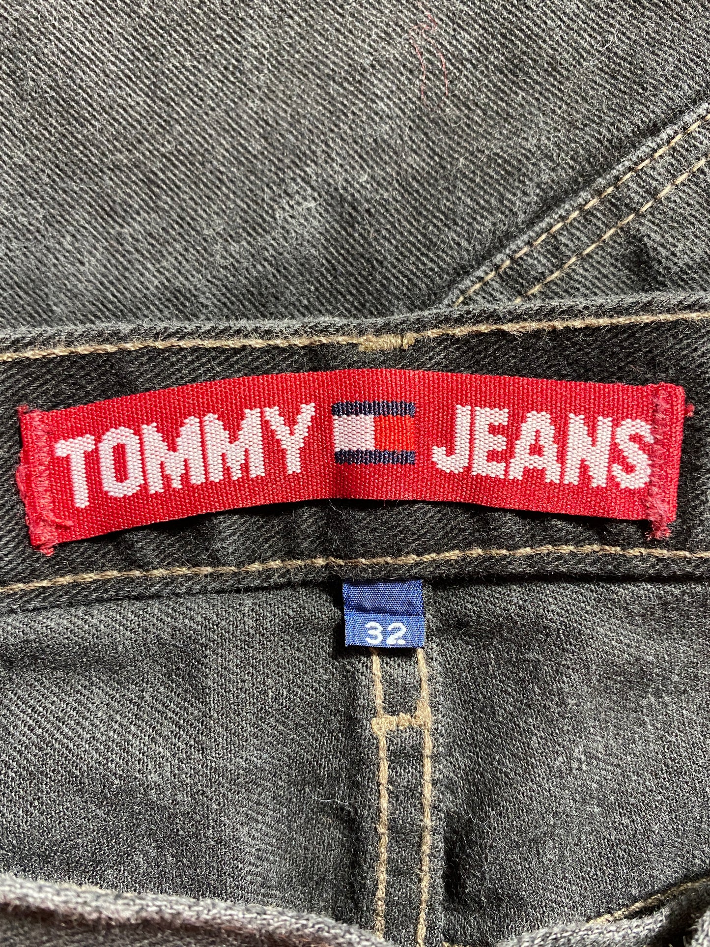 90’s TOMMY JEANS Size W32 x L11.5 Denim Shorts / F9911P