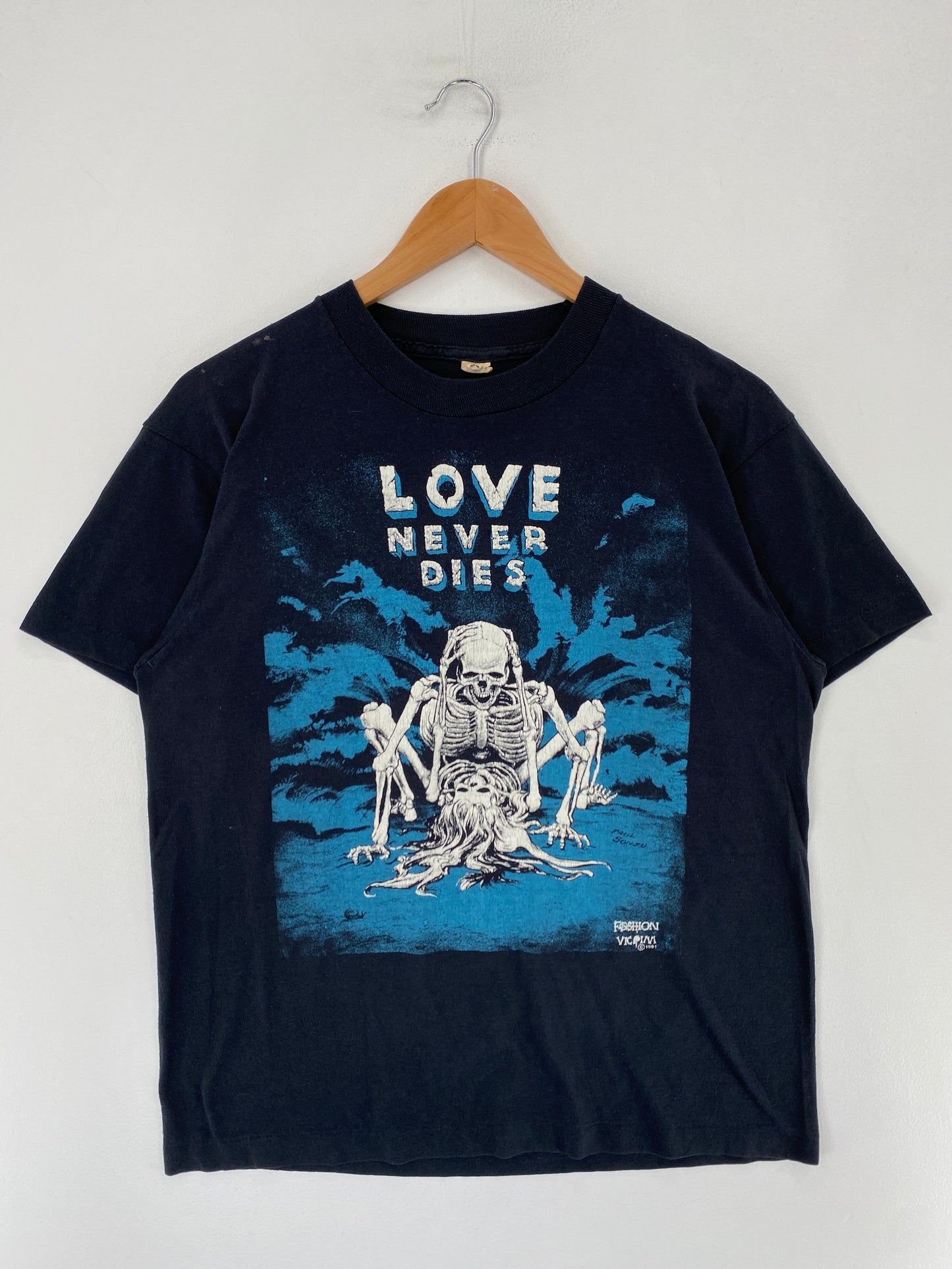 1991 FASHION VICTIM Made in USA Size L Vintage T-Shirt / G2683T