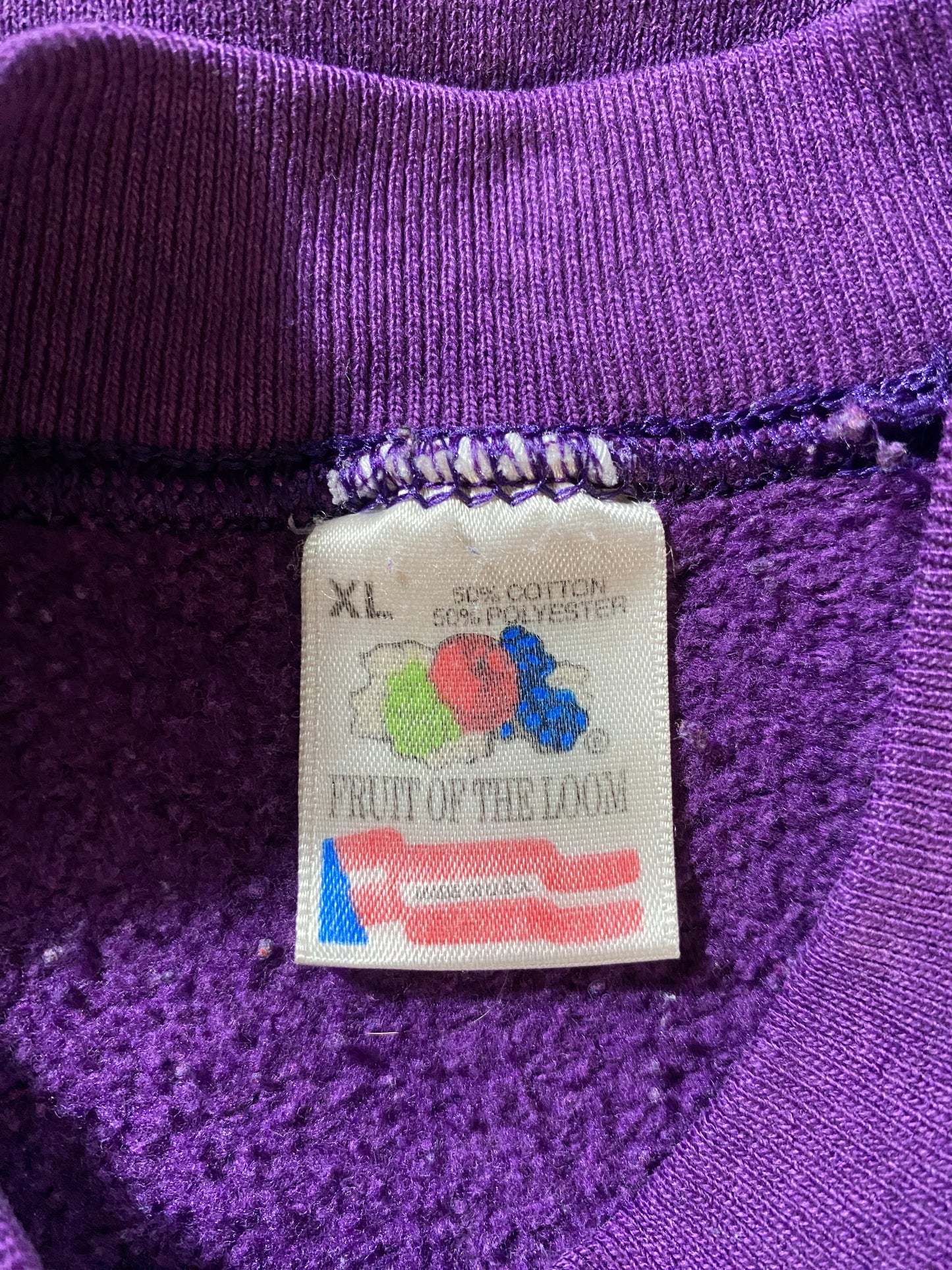 (XL) 90's Remake GUESS Vintage Sweatshirt / A0959S