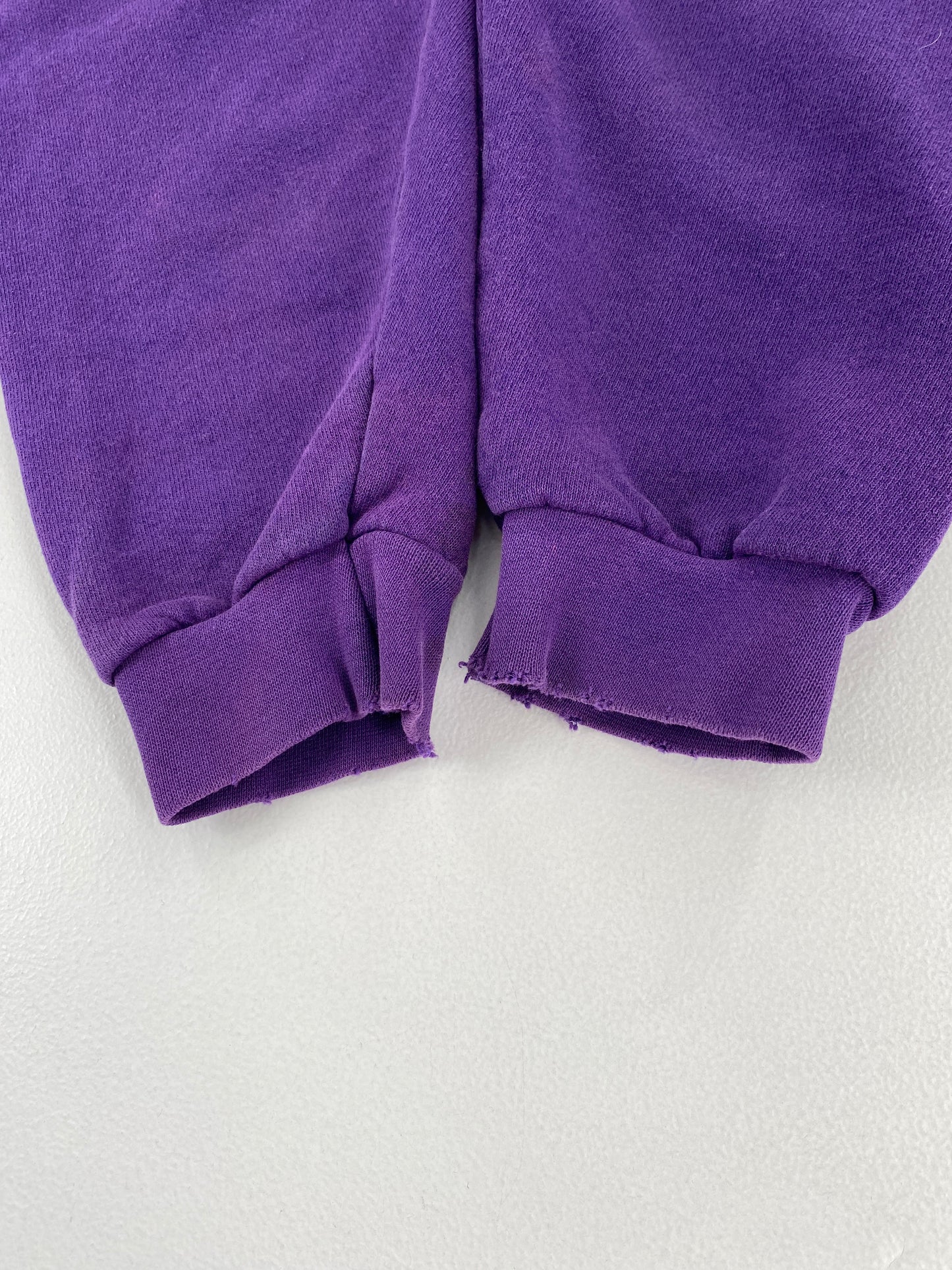 90's "WHO CARES?" Made in USA Size L Vintage Sweat-shirt / F9140S