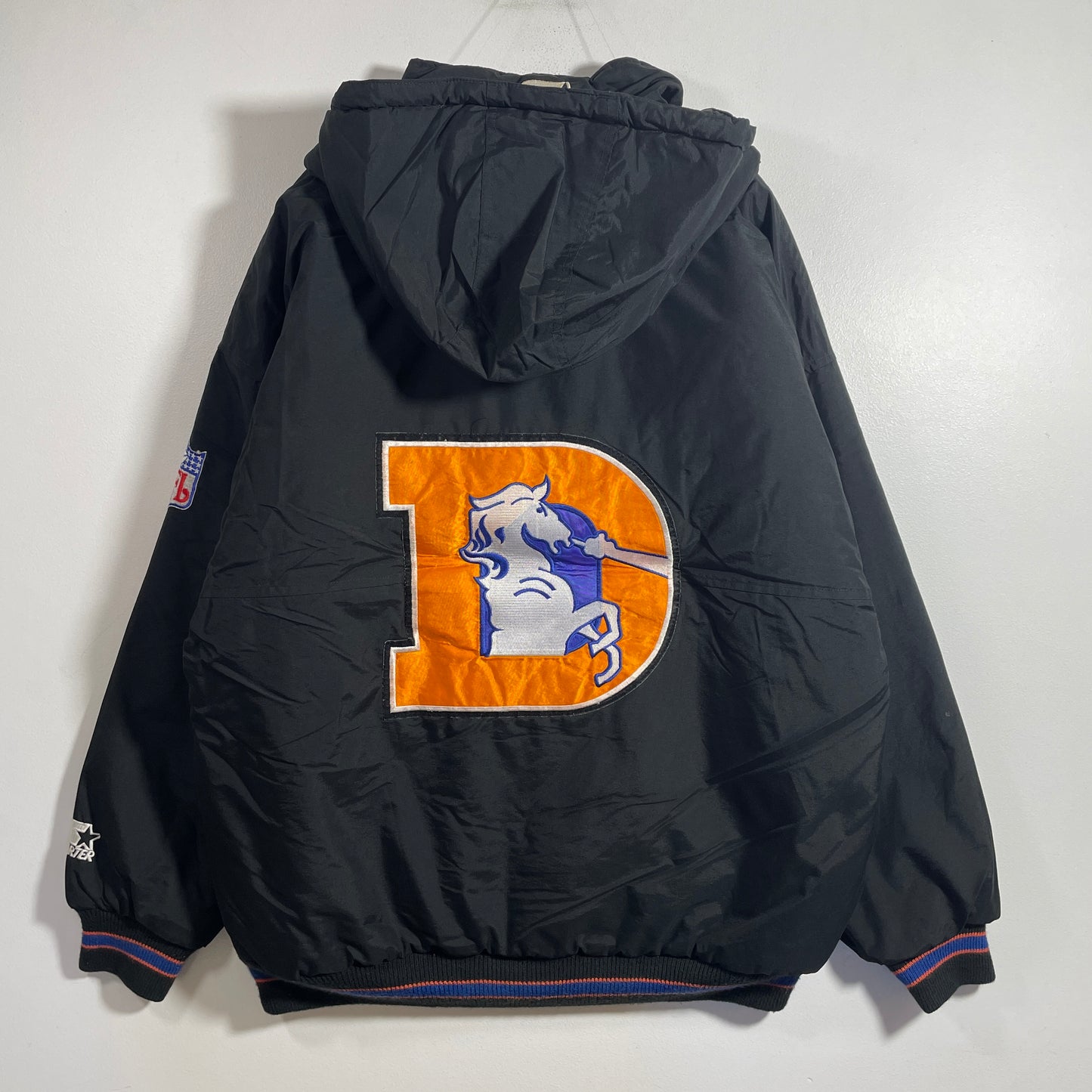 (L) 90's STARTER x DENVER BRONCOS Vintage NFL Padded Nylon Jacket / A1365N