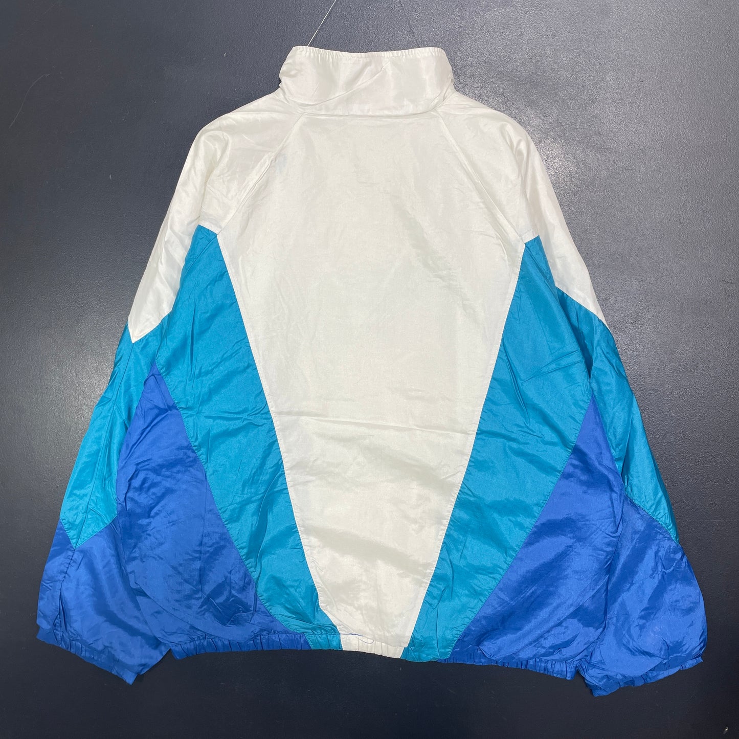 (M) 90's ADIDAS Vintage Nylon Jacket / A1549N