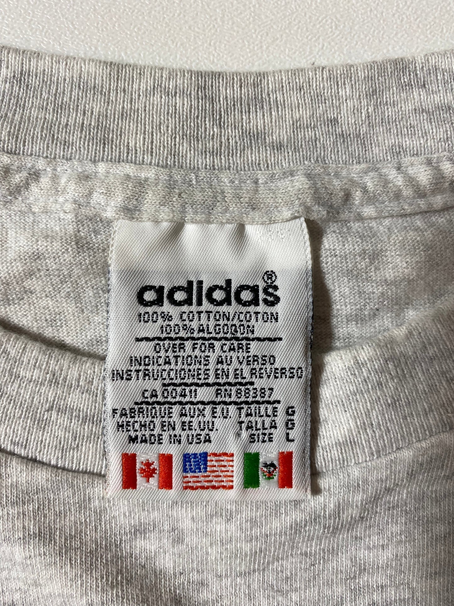 (L) 90’s ADIDAS Vintage T-shirt / A0958T