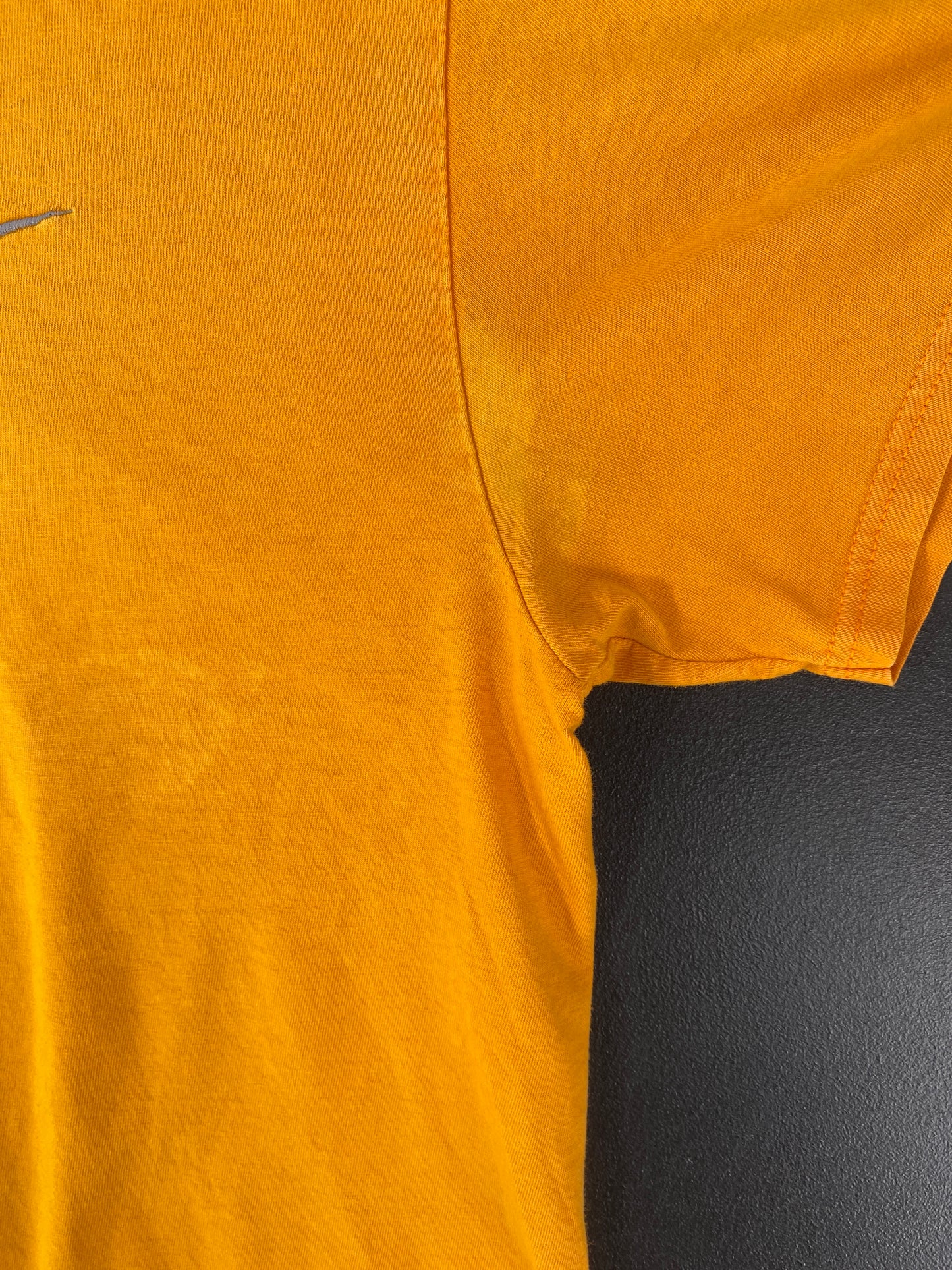 00' NIKE MINI SWOOSH Size M Vintage T-Shirt / G1016T
