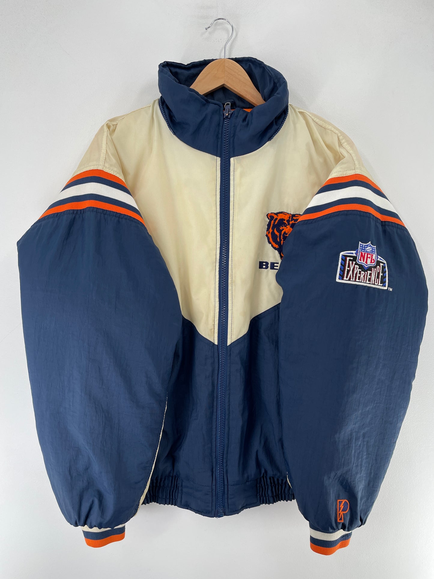 90’s CHICAGO BEARS Size L NFL Padded Nylon Jacket / F3466N