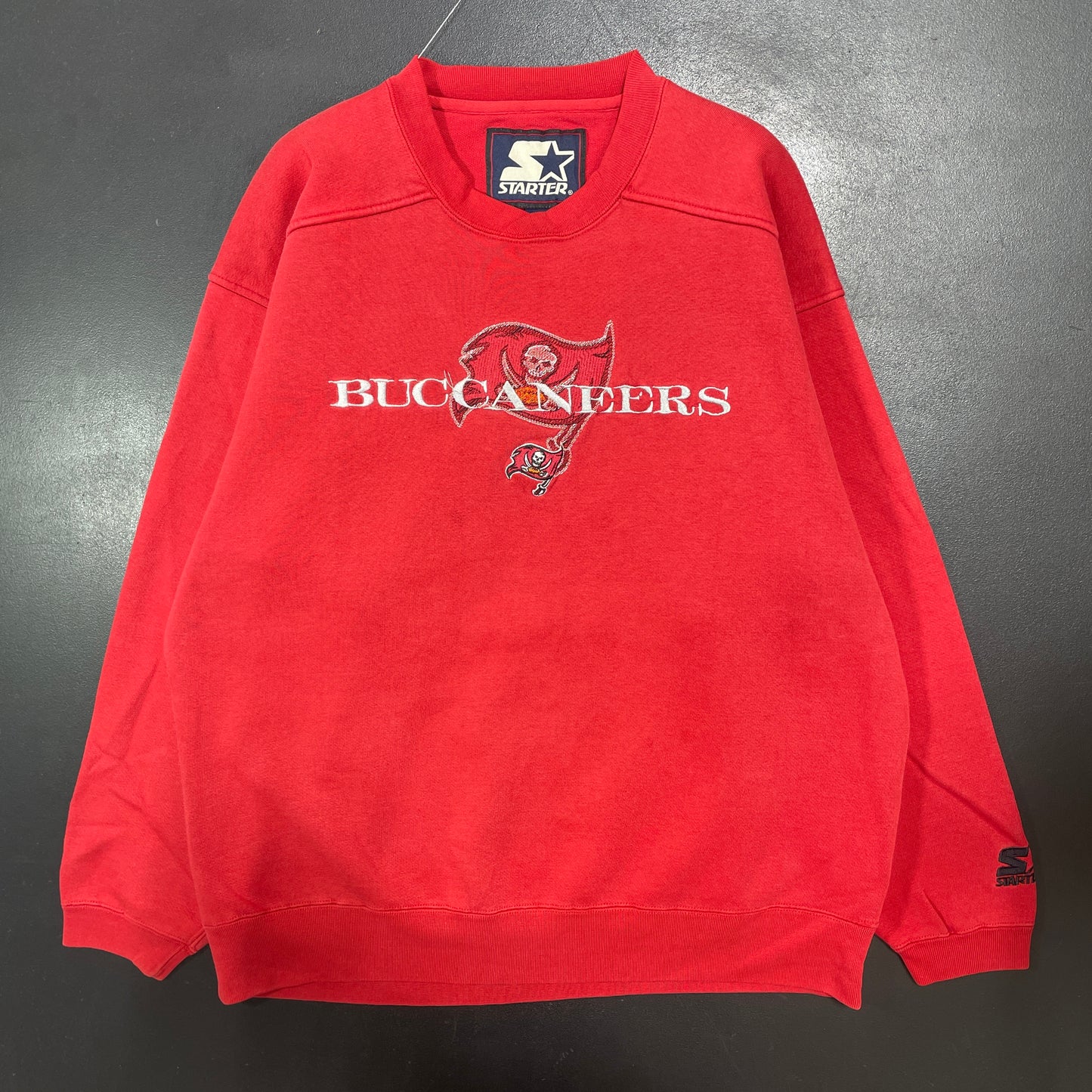 (L) 90's STARTER x TAMPA BAY BUCCANEERS Vintage NFL Sweatshirt / A1462S