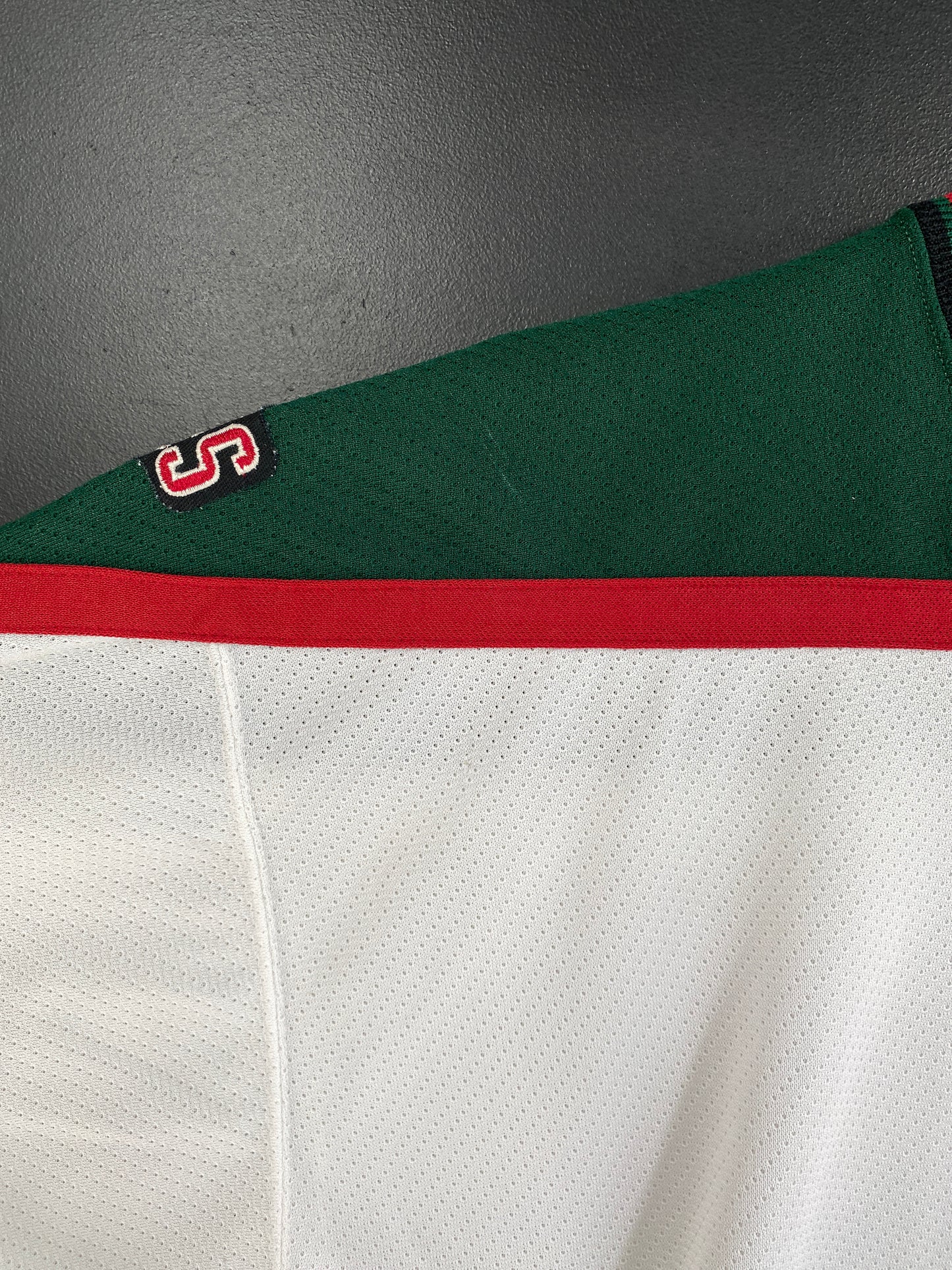Vintage ARIZONA COYOTES Size XL NHL Jersey / G1779J