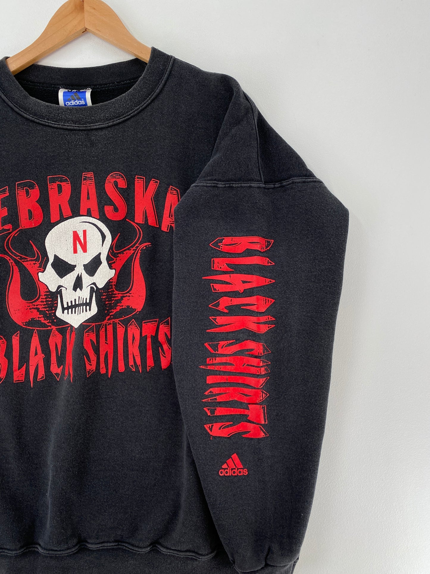 Vintage ADIDAS X NEBRASKA BLACK SHIRTS  Size XL College Sweat-shirt / G4060S