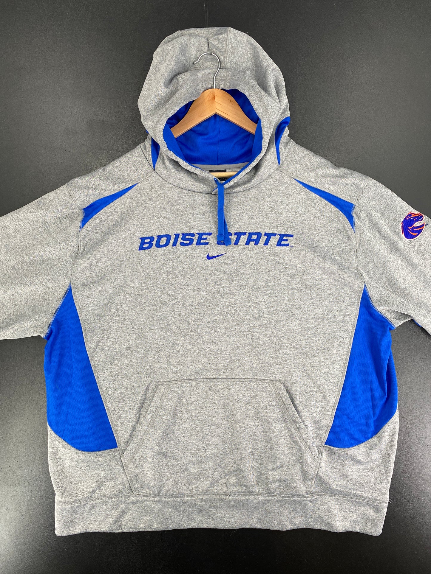 Vintage NIKE BOISE STATE Size XXL Vintage College Hoodie Jersey Material Sweat-Shirt / G2148S