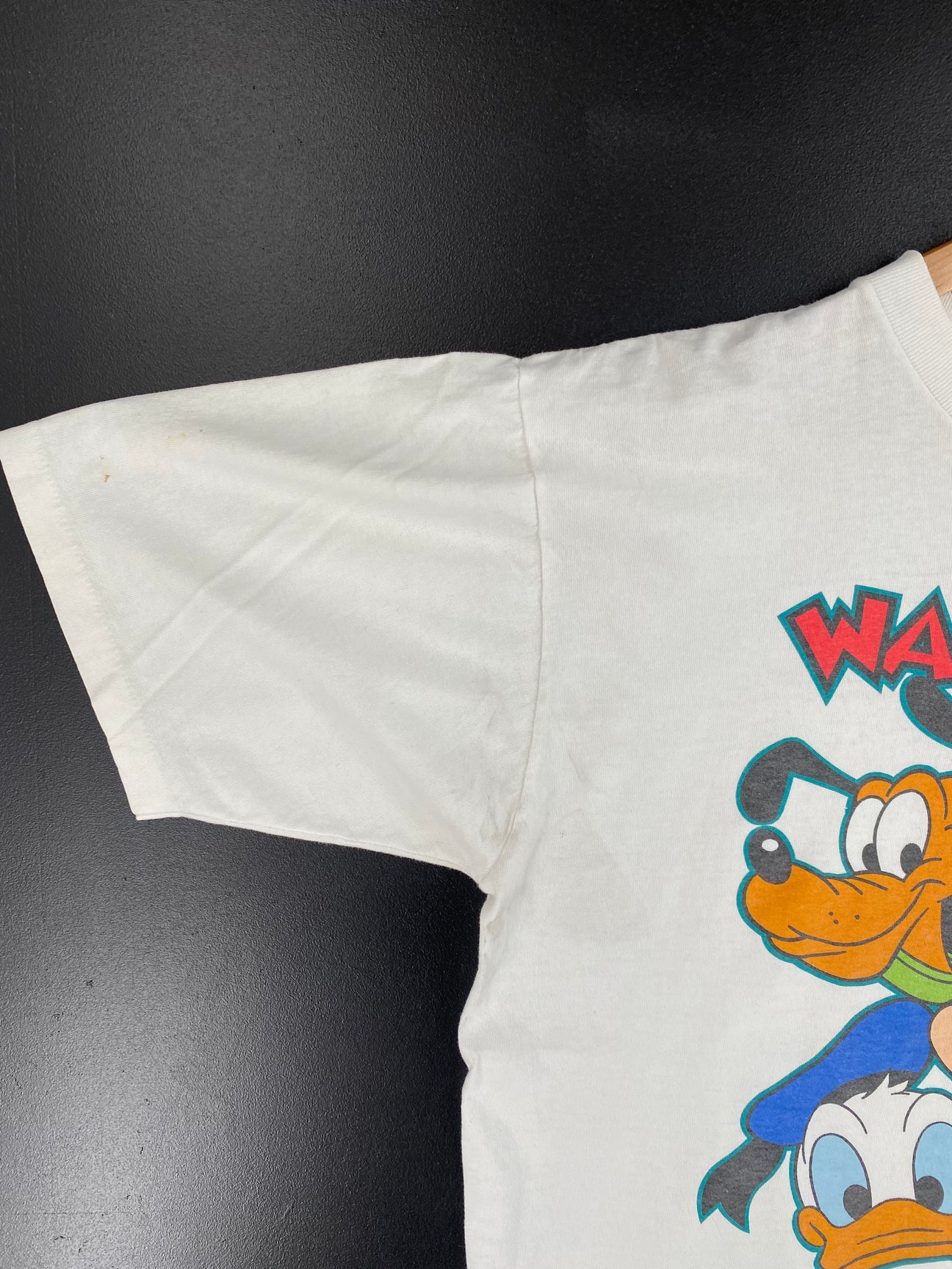 90's DISNEY MICKEY AND FRIENDS Made in USA Size L-XL Vintage T-shirts / E8648T