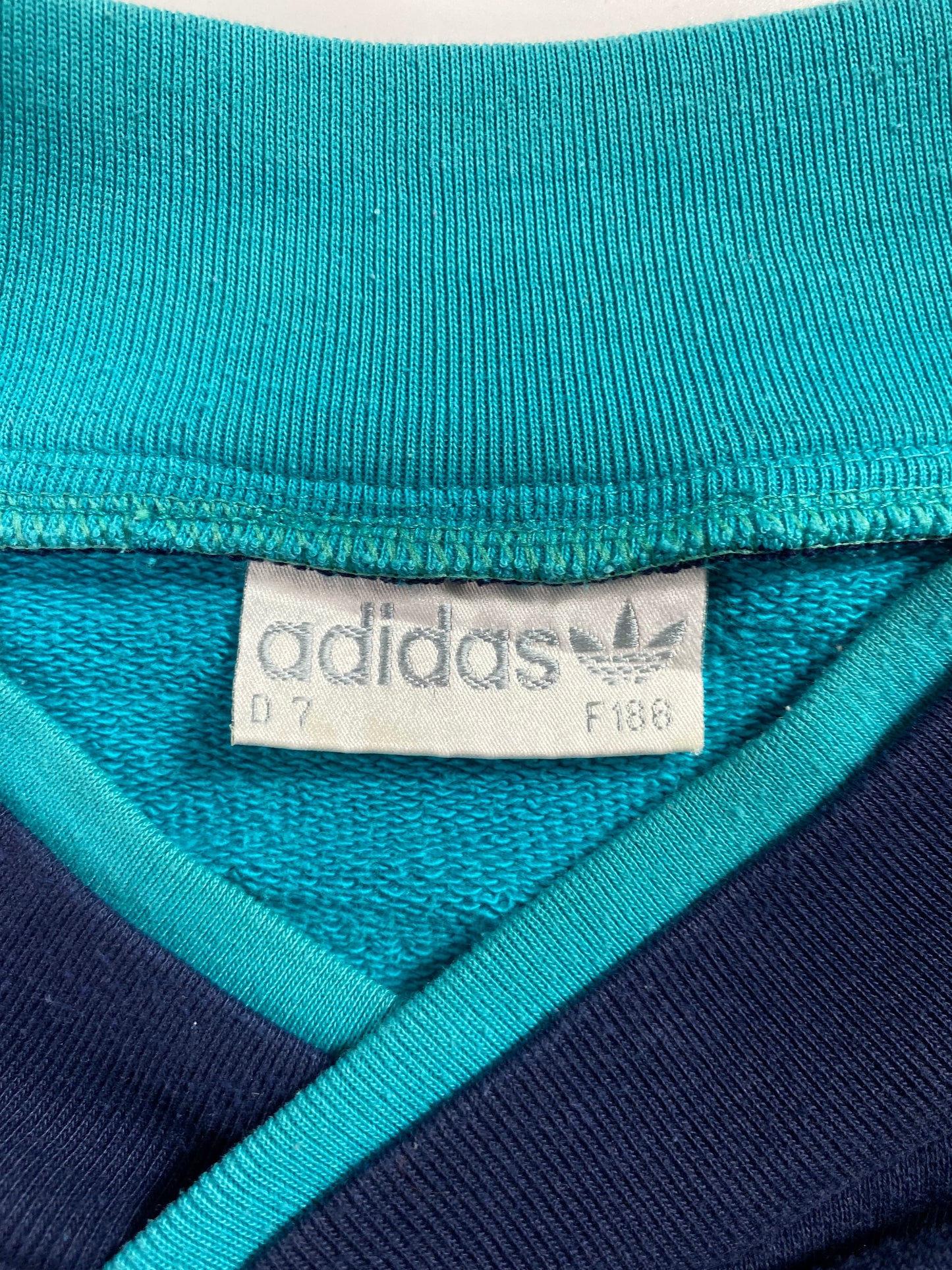 90's ADIDAS Size L Vintage Sweat-shirt / G4419S