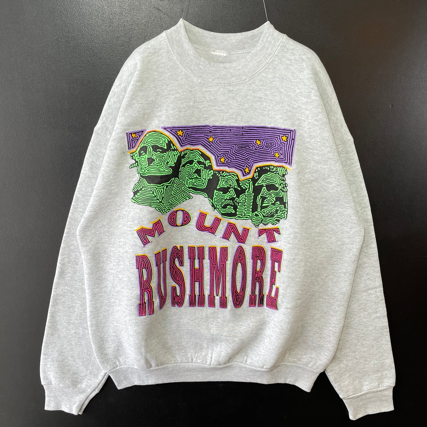 (XL) 90’s MOUNT RUSHMORE Sweat-shirt / A0165S