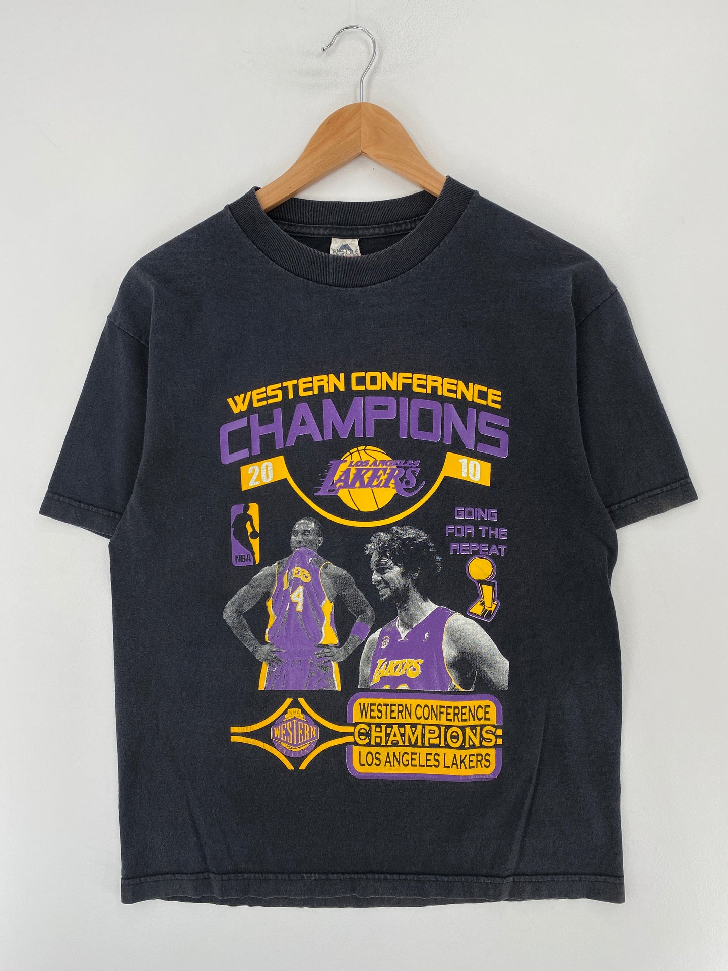2010 LOS ANGELES LAKERS Size M Vintage NBA T-Shirt / F1082T