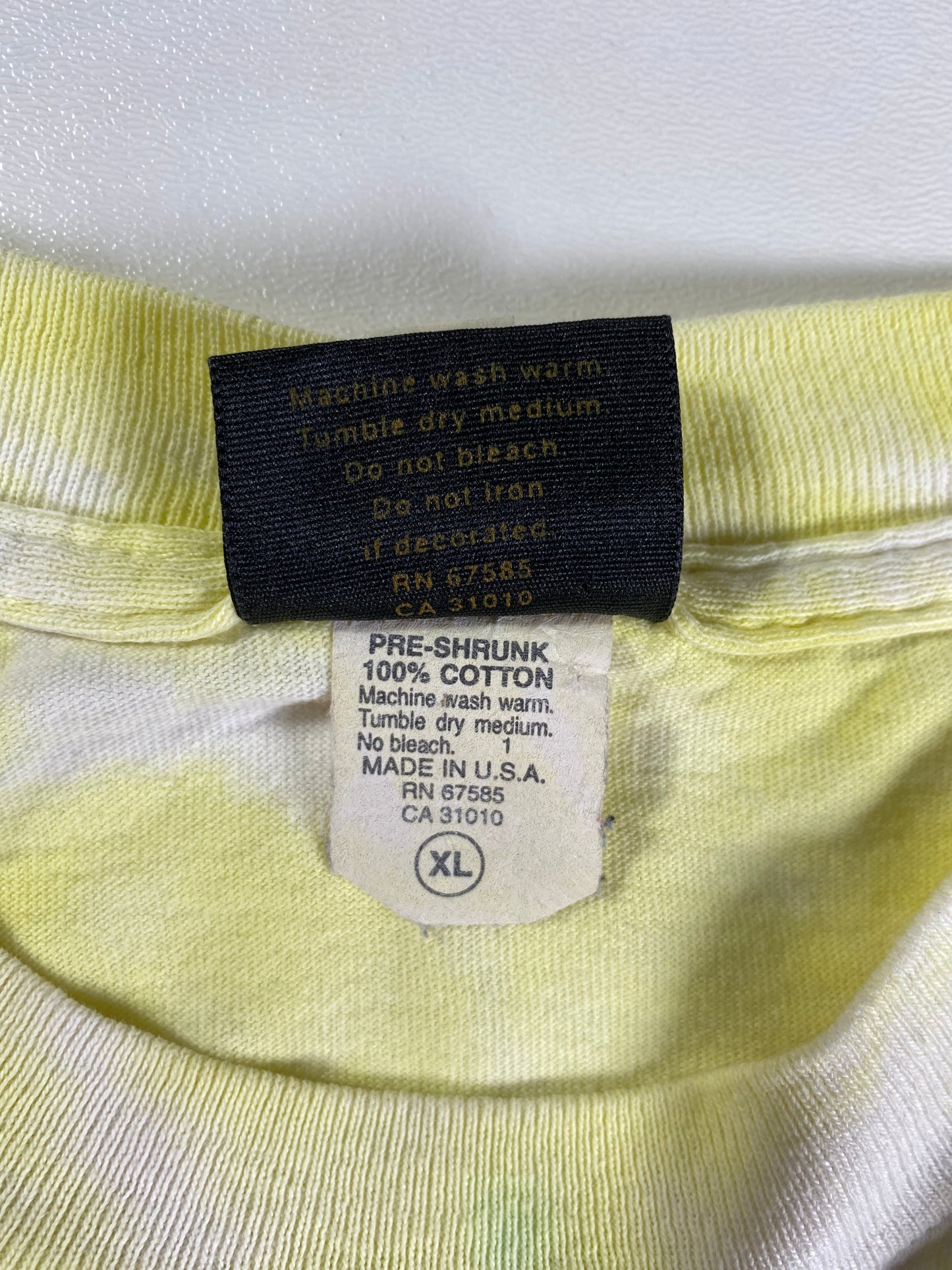 (XL) 1997 LOONEY TUNES TWEETY Vintage T-Shirt / A0845T