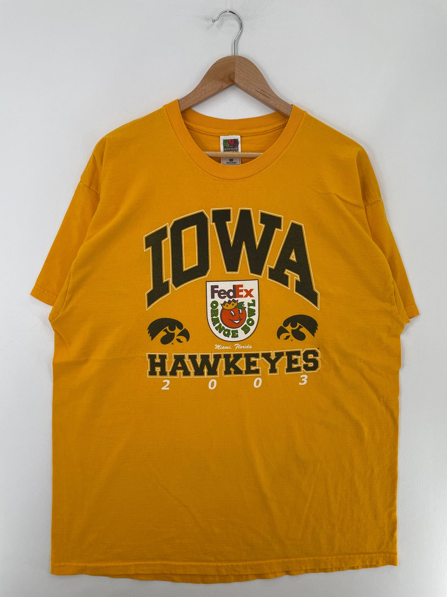 2003 IOWA HAWKEYES Size XXL Vintage College T-shirt / F2373T