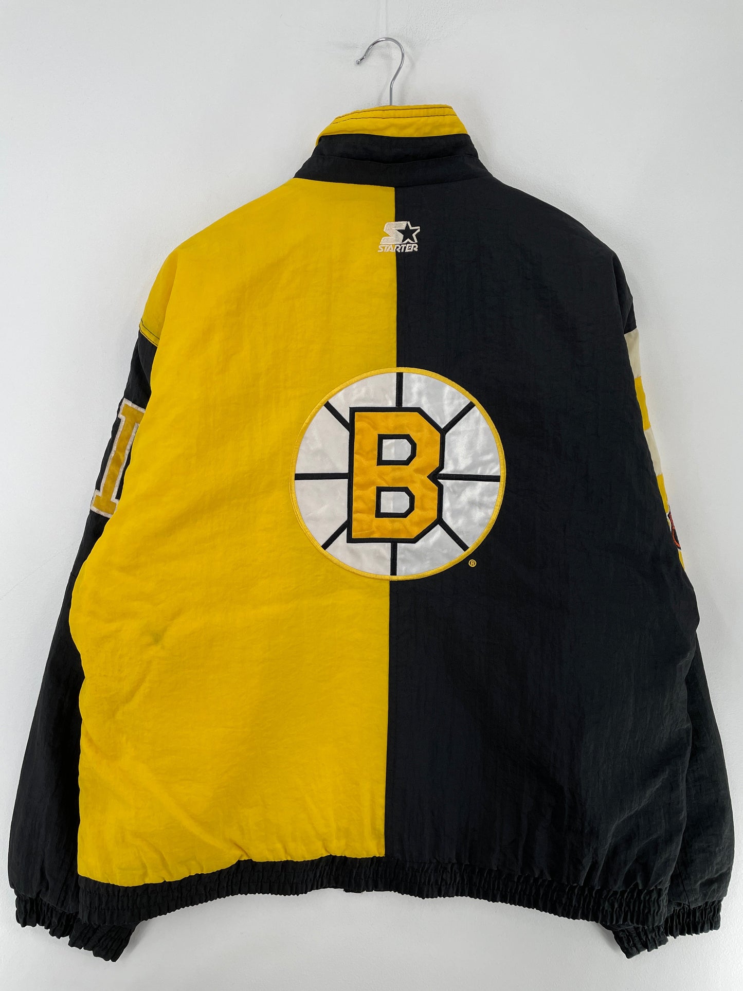 .90’s STARTER x BOSTON BRUINS Size L Vintage NHL Padded Nylon Jacket / F8796N
