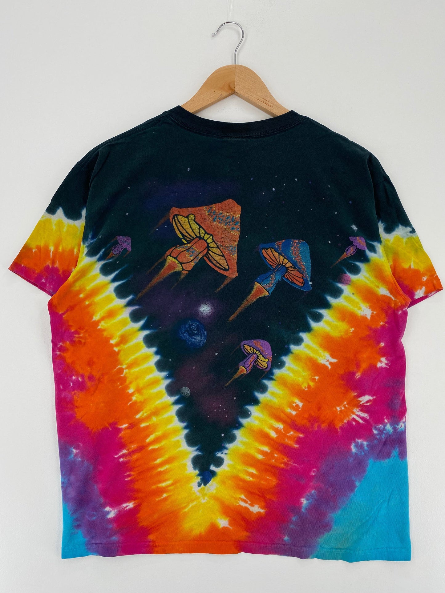 Vintage LIQUID BLUE x TIE-DYE SPACE MUSHROOM Size M T-Shirt / F3687T