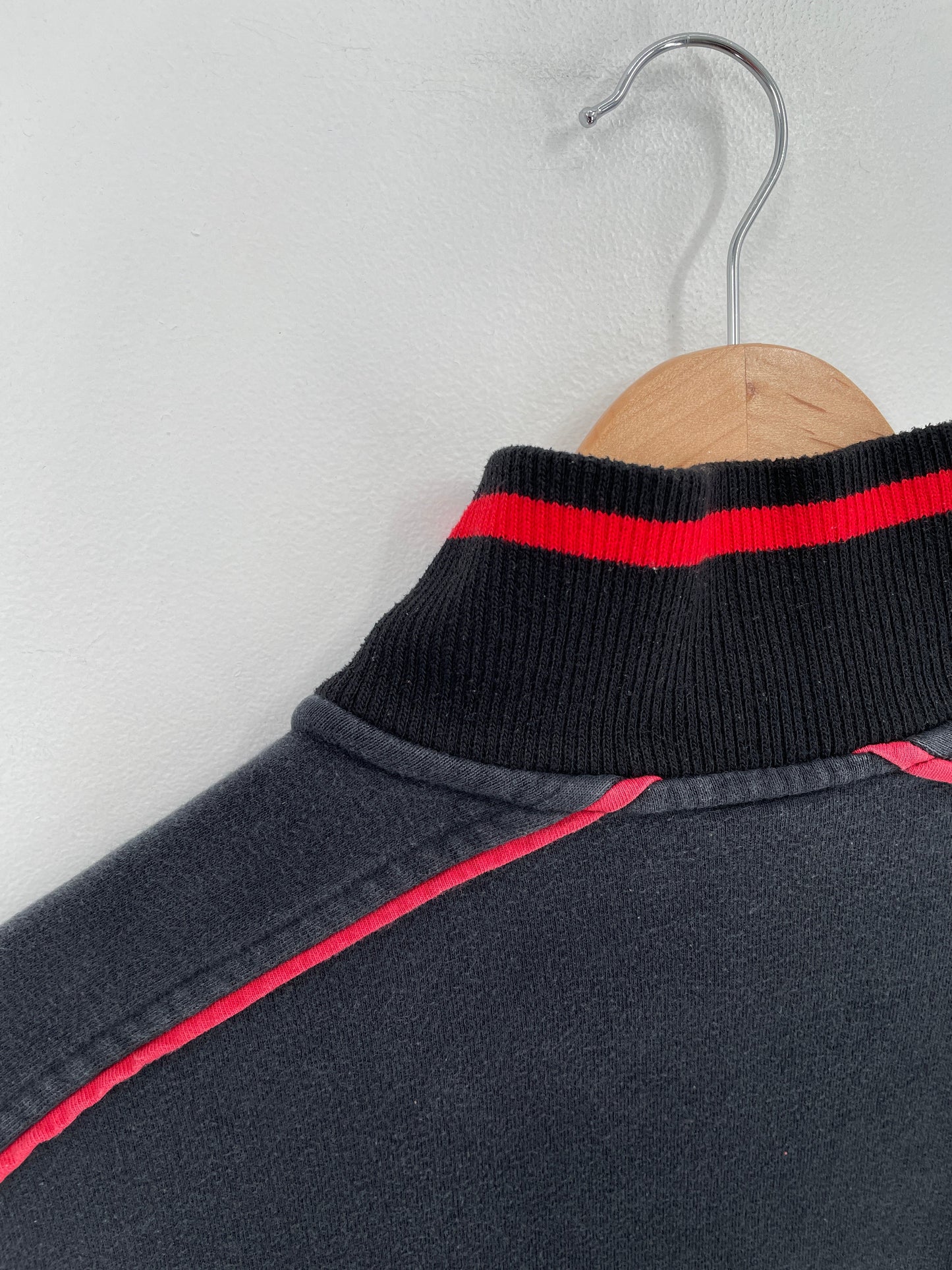 .Vintage NIKE Size L Vintage Half Zip Sweat-shirt / F3692S