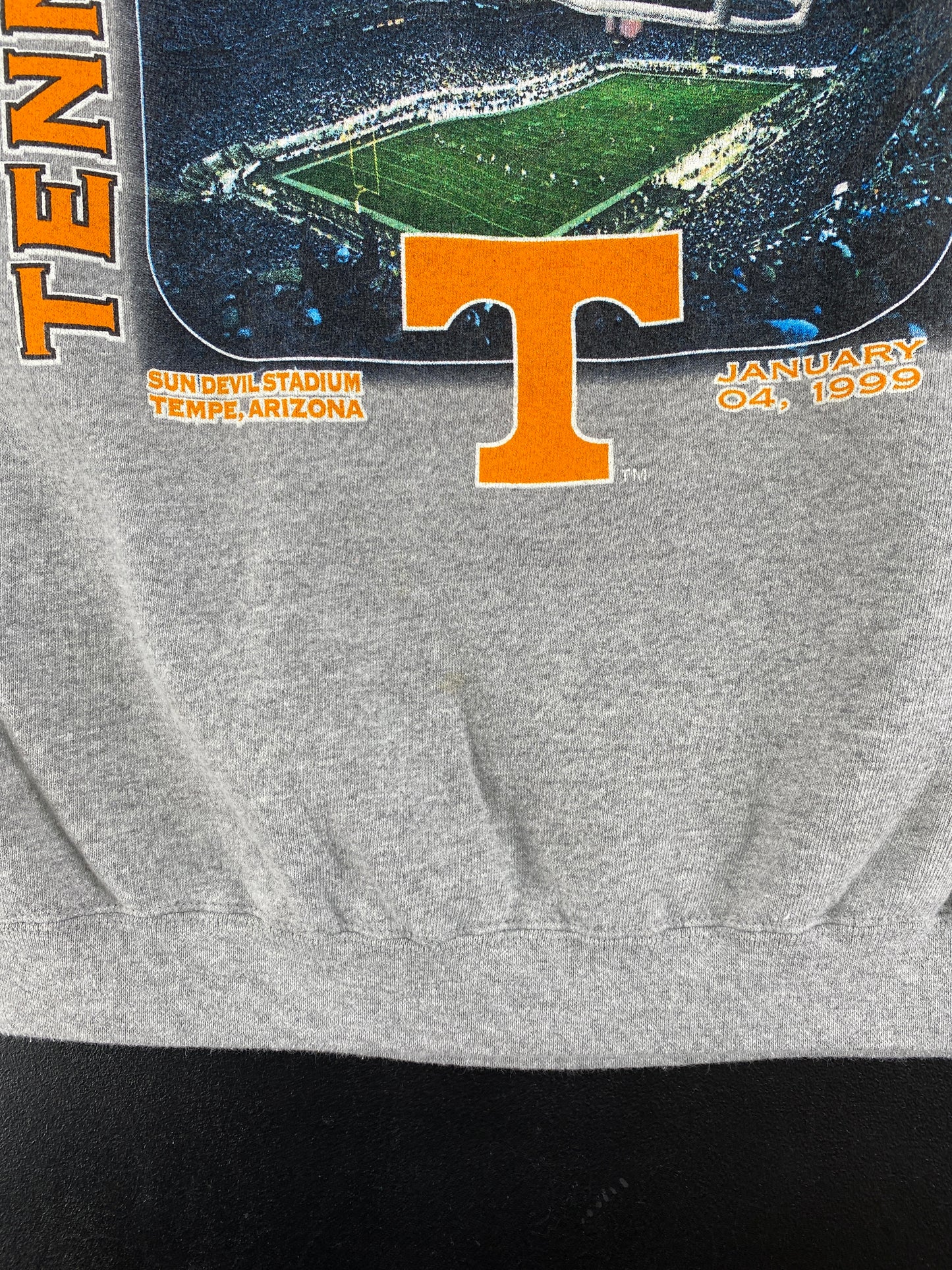 1999 STARTER X TENNESSEE VOLUNTEERS Made in USA Size XL Vintage College Sweat-Shirt/ E9818S