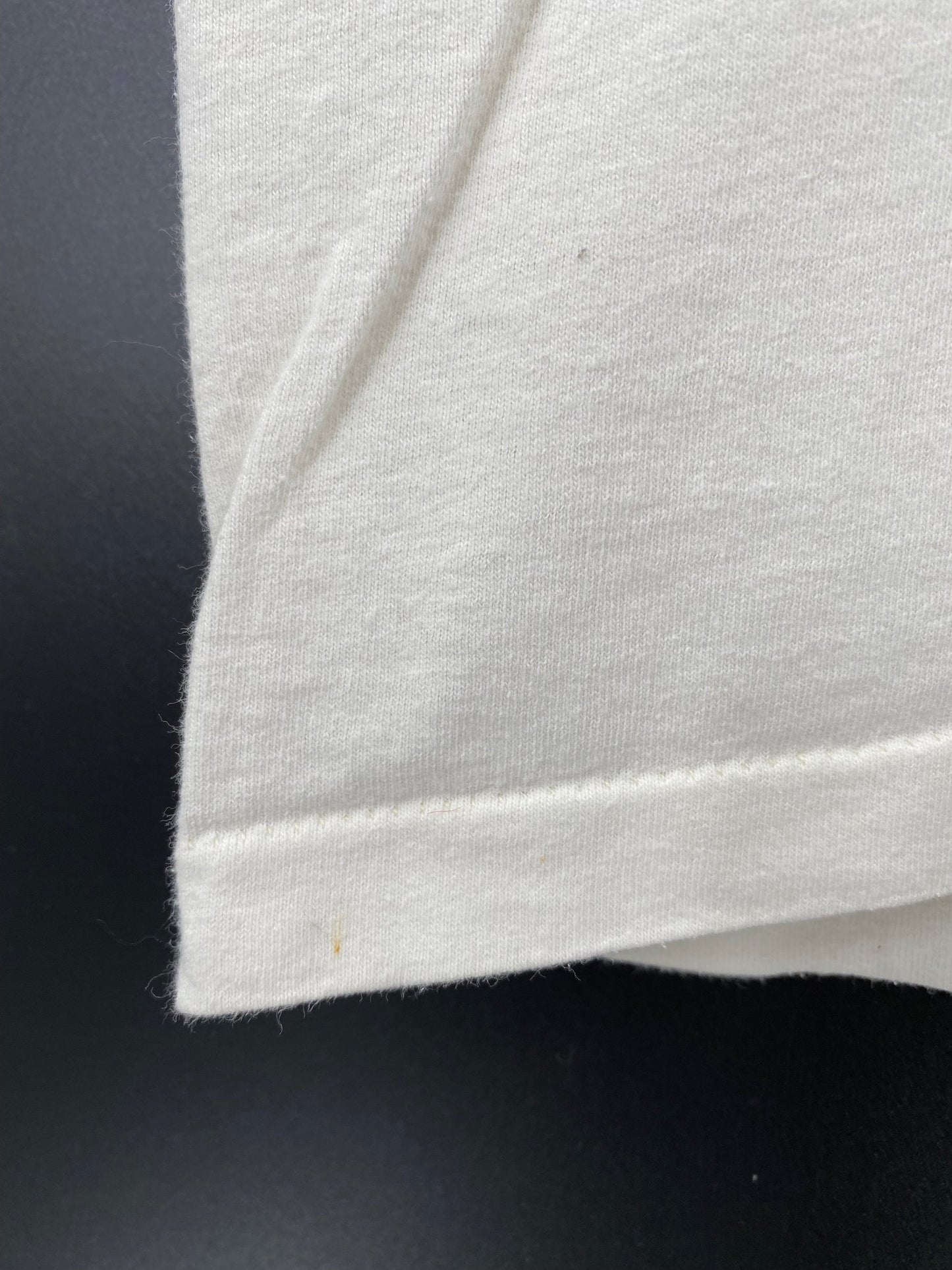 90's READ BETWEEN THE LINES Made in USA Size L Vintage T-shirt / E9248T