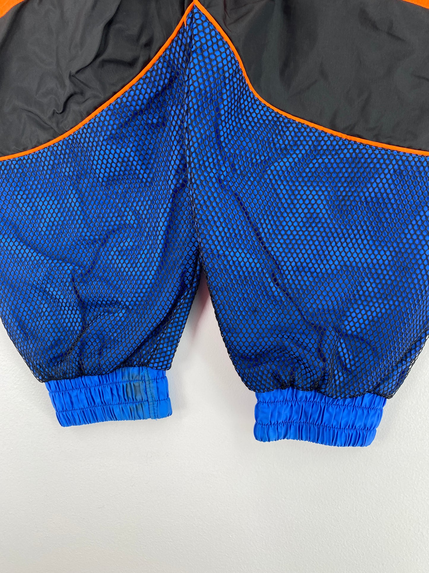 90’s NEW YORK KNICKS Size L Vintage NBA Nylon Jacket / E9052N