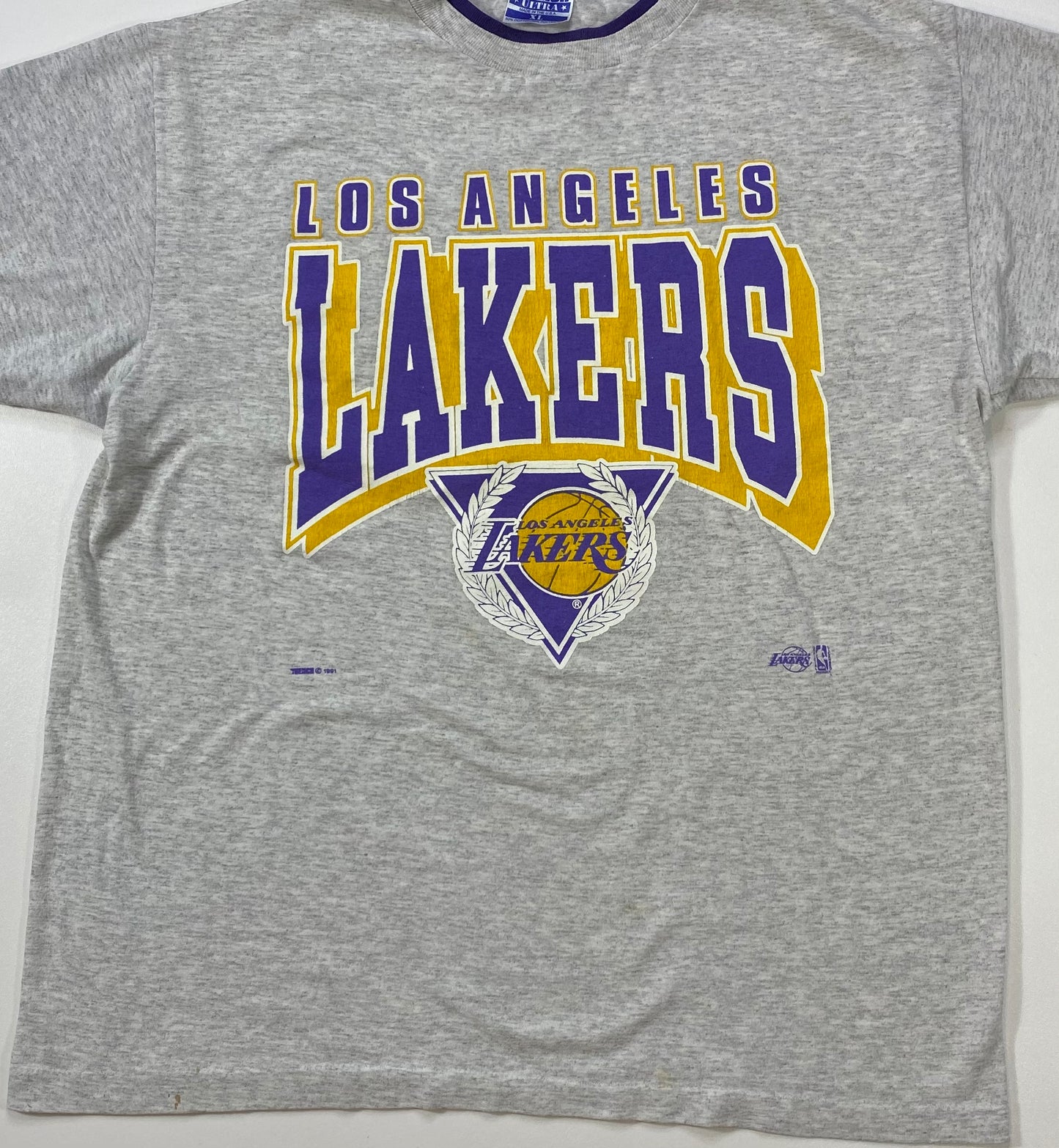 1991 LOS ANGELES LAKERS Made in USA Size XL Vintage NBA T-Shirts / 6092