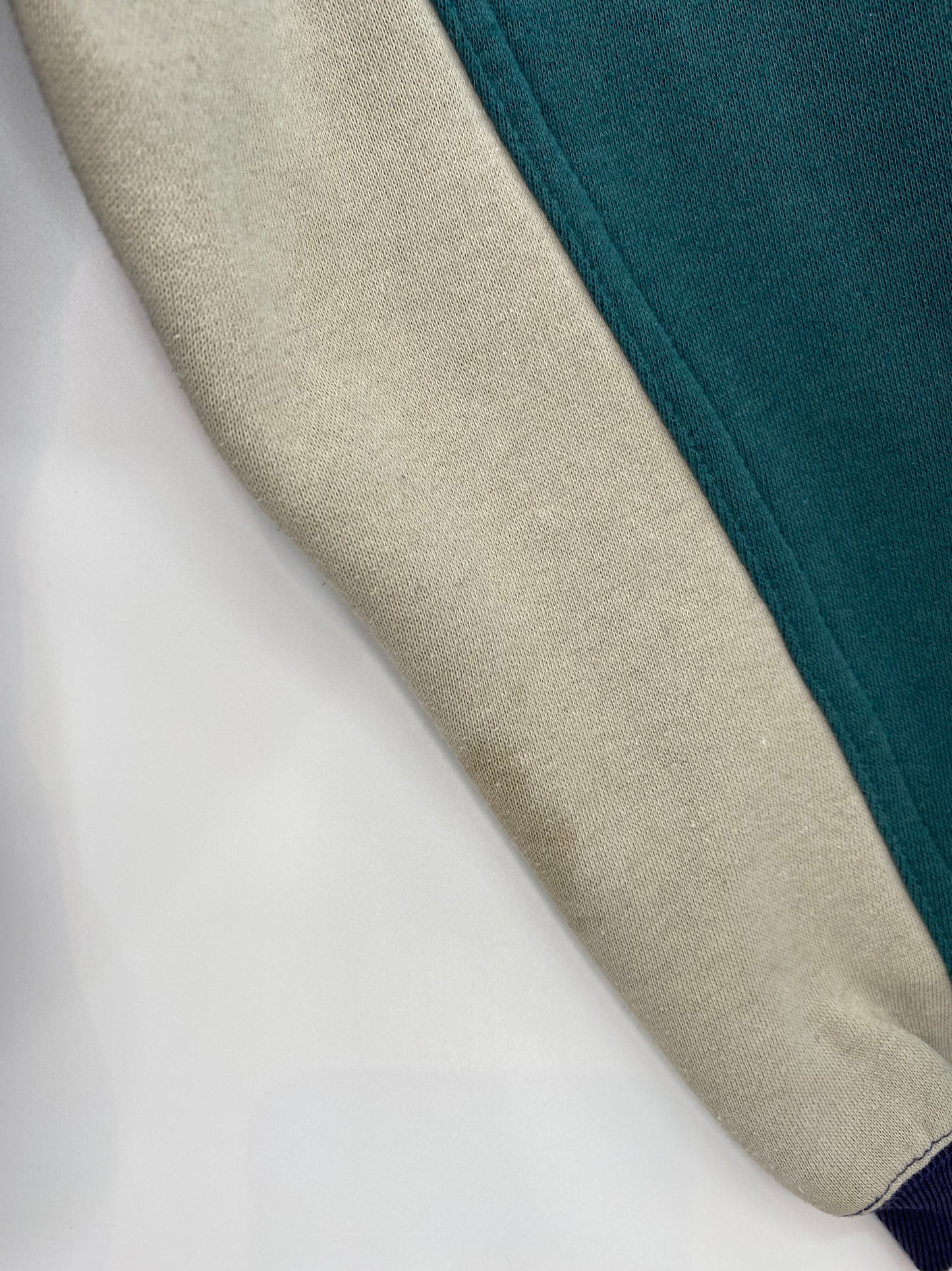 90’s ADIDAS Size M Vintage Sweatshirt / 9878