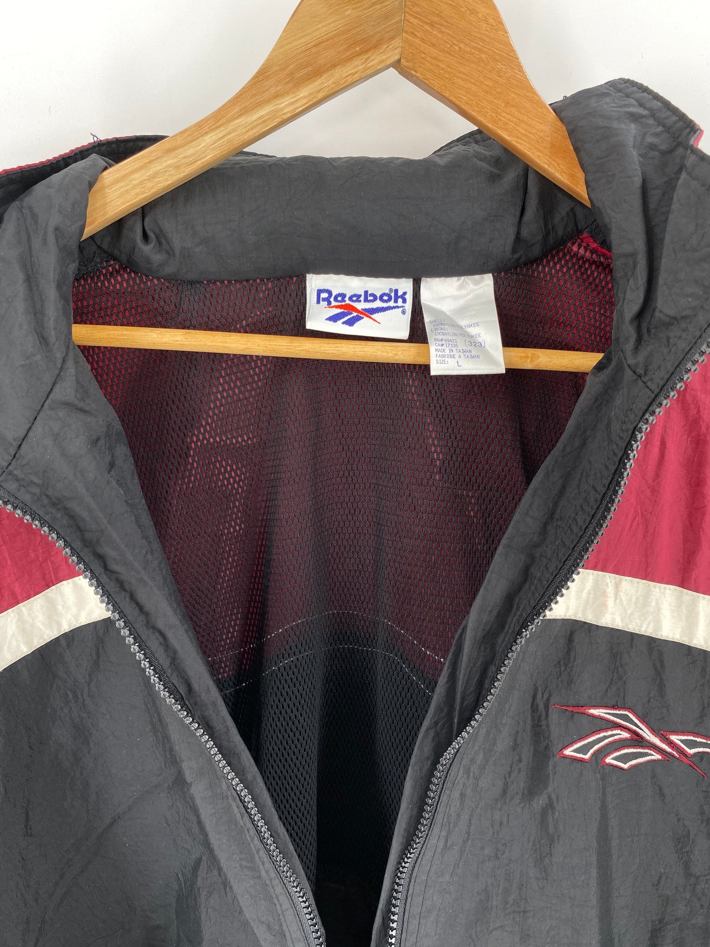 .90’s REEBOK Size L Vintage Nylon Jacket / E68