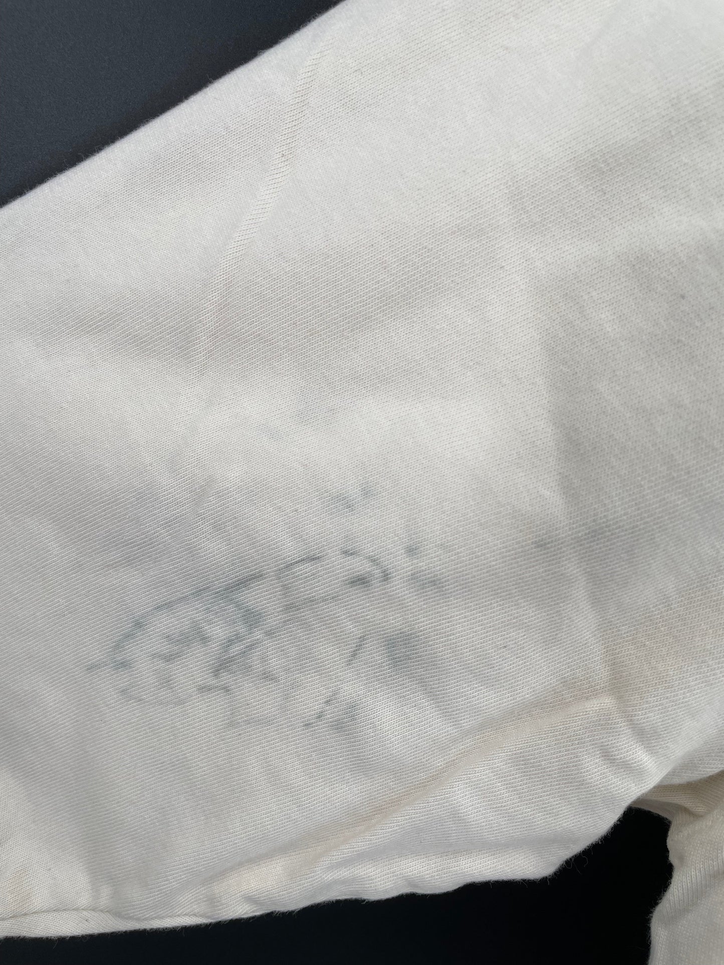 00' DISNEY WINNIE THE POOH  Size XL Vintage Hockey T-shirt / A4769
