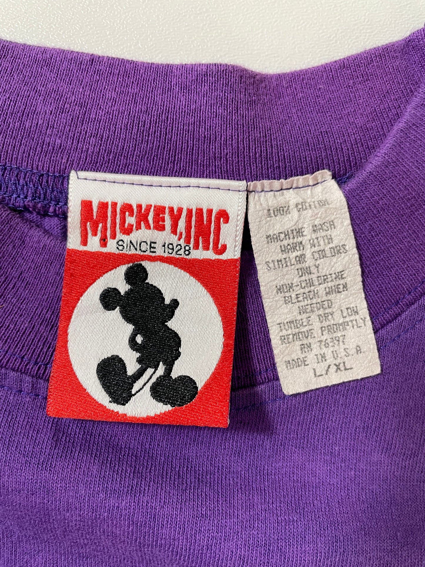 90’s DISNEY MICKEY Made in USA Size L-XL Vintage T-Shirt / E437