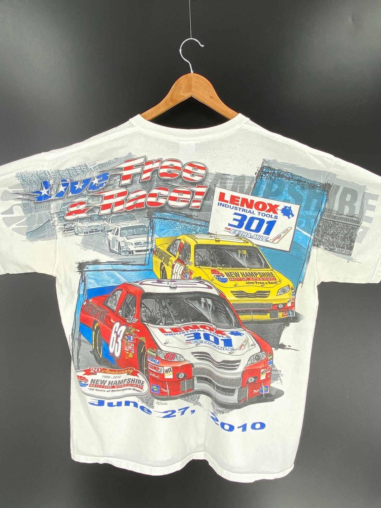 2010 20TH ANNIVERSARY NEW HAMPSHIRE MOTOR SPEEDWAY Size XL Vintage Racing T-shirt / 9303
