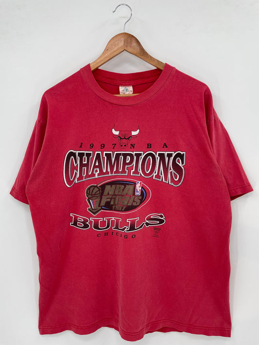 1997 CHICAGO BULLS Size XL Vintage NBA T-Shirt / A5113