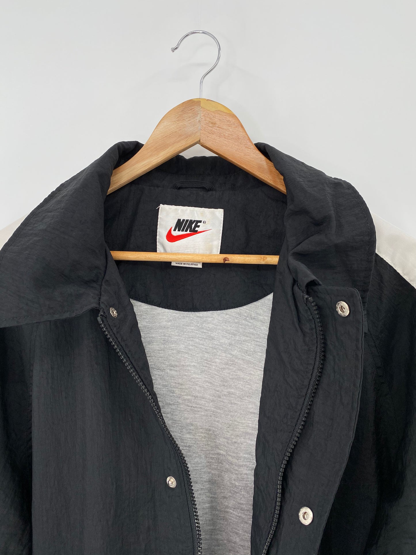 90’s NIKE Size M Vintage Nylon Jacket  /  9098