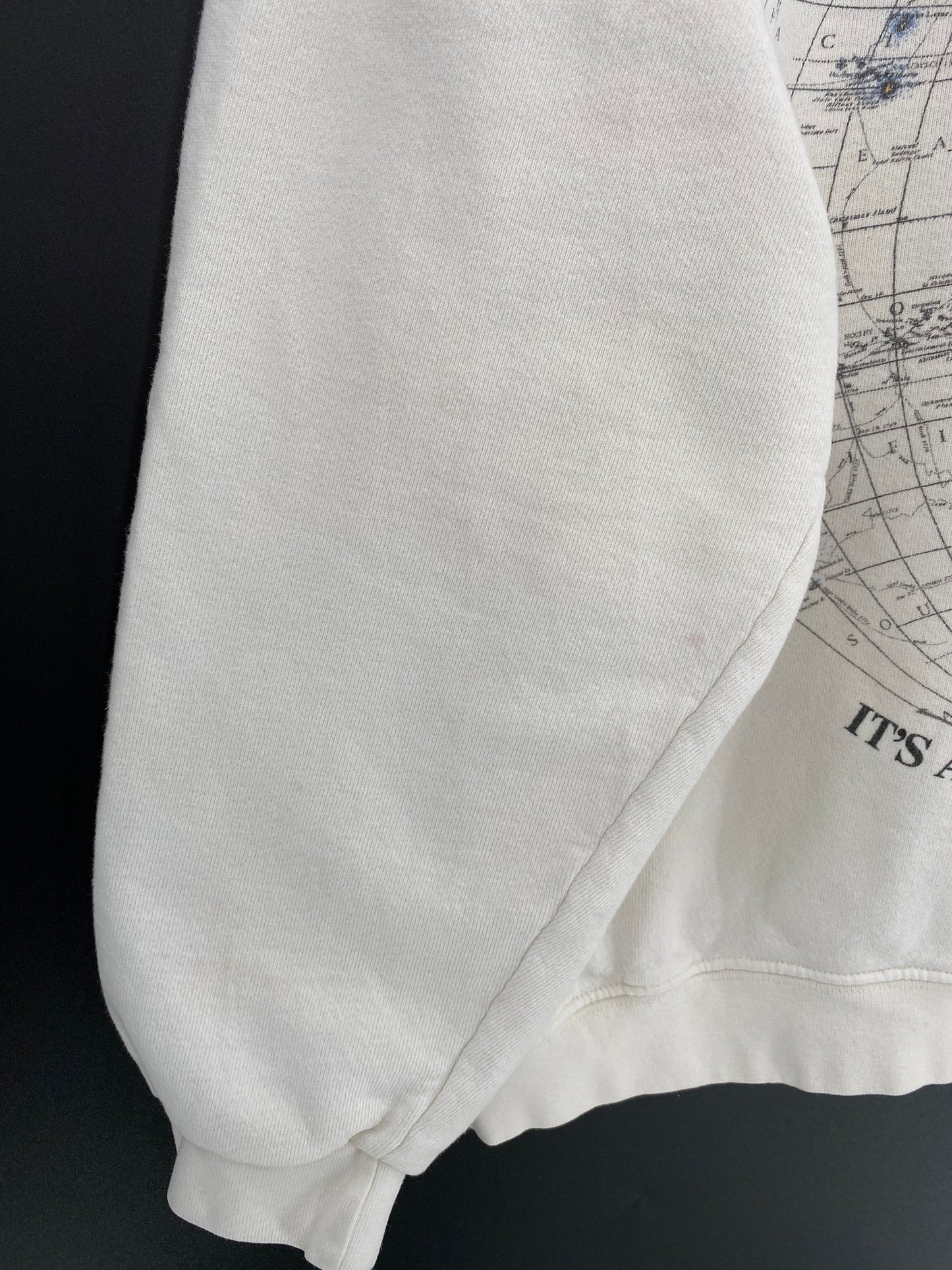 90's DISNEY DISCOVER IT’S A SMALL WORLD Made in USA Size S/M Vintage Sweat-shirt / 8409