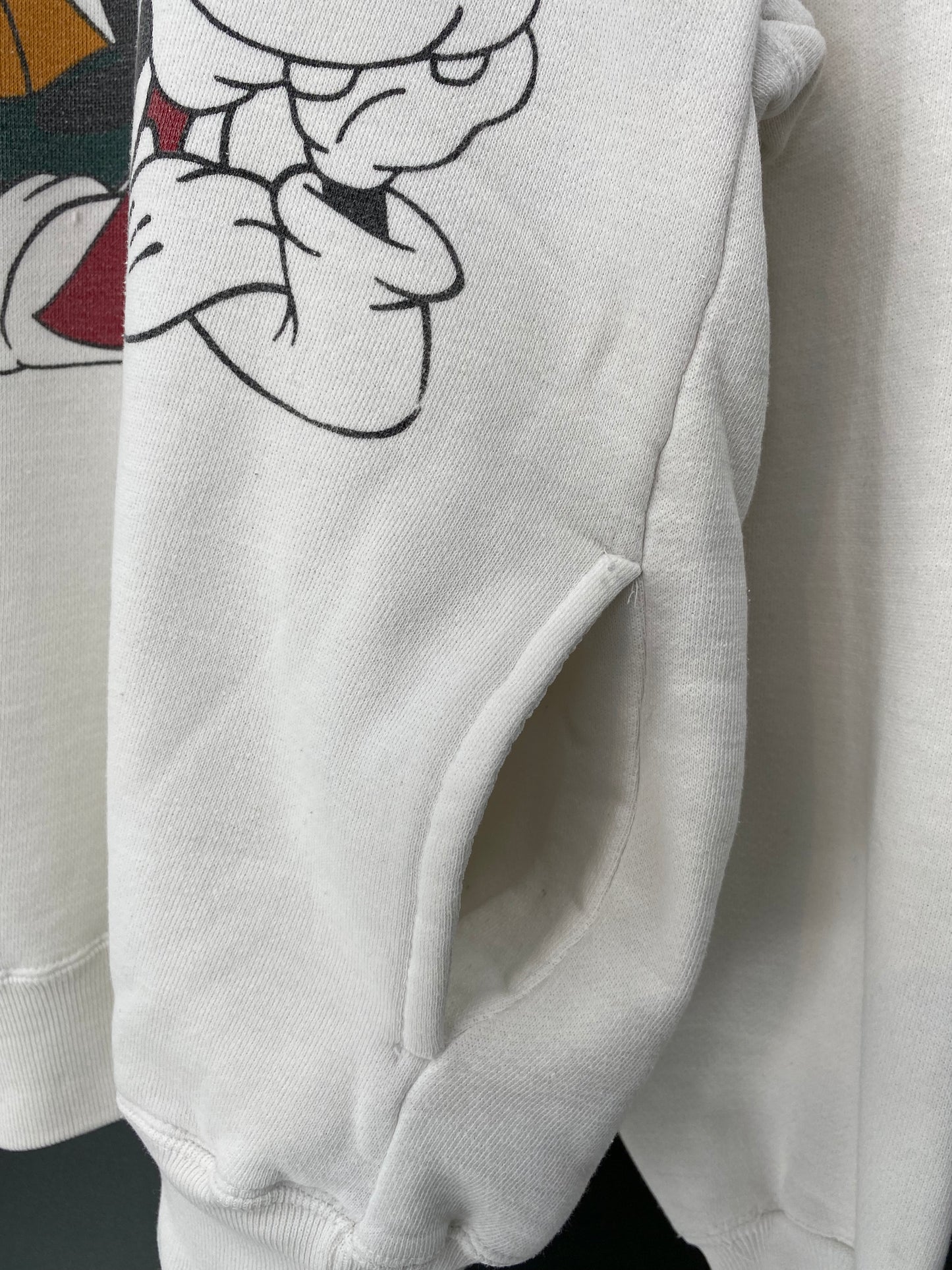 90’s DISNEY MICKEY, MINNIE, PLUTO, AND GOOFY No tag( Approx Size M-L) Vintage Sweat-shirt / 9715