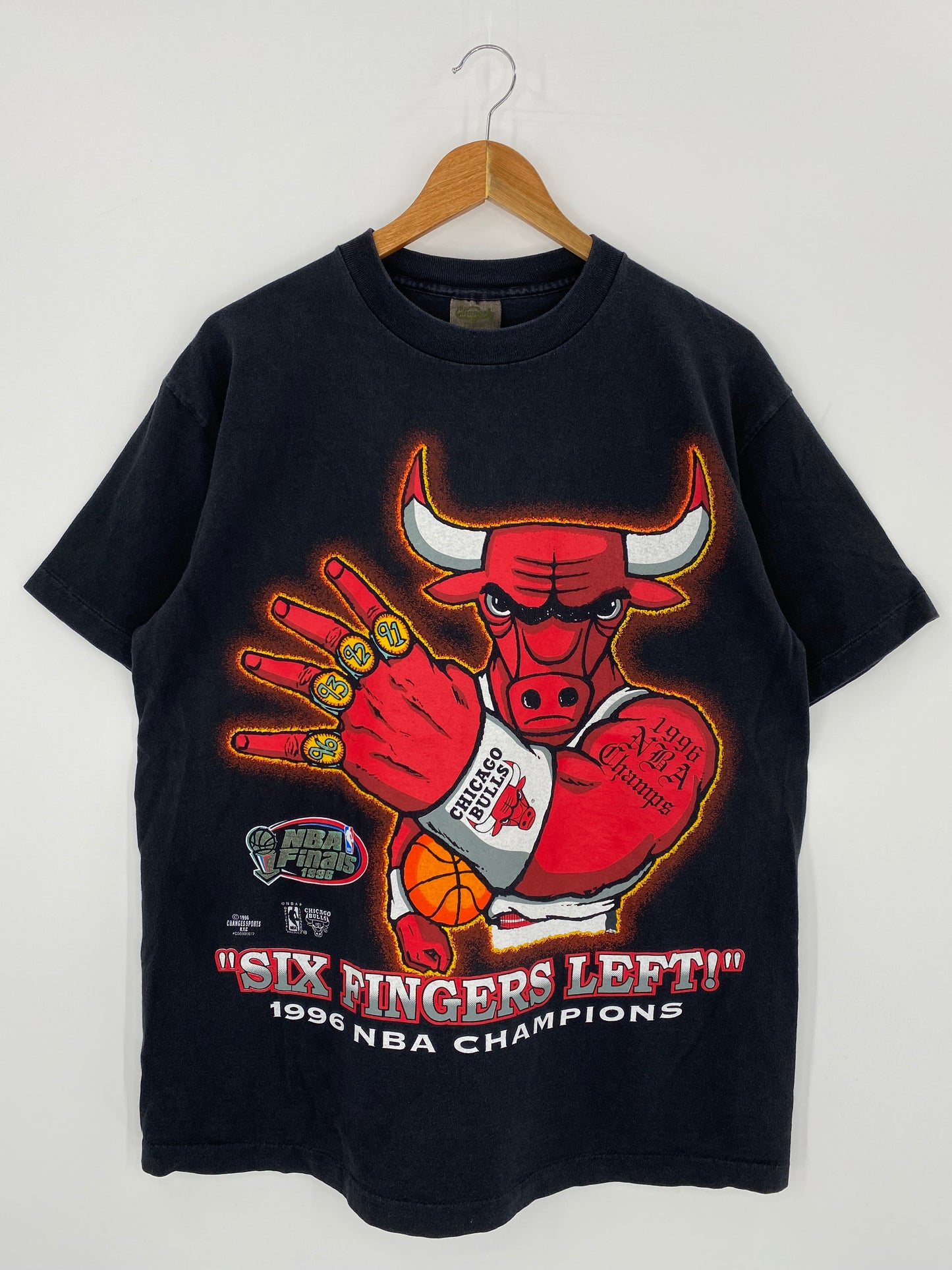 1996 CHICAGO BULLS Made in USA Size XL Vintage T-shirt /  9071