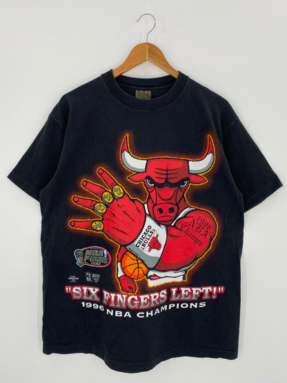 1996 CHICAGO BULLS Made in USA Size XL Vintage T-shirt /  9071