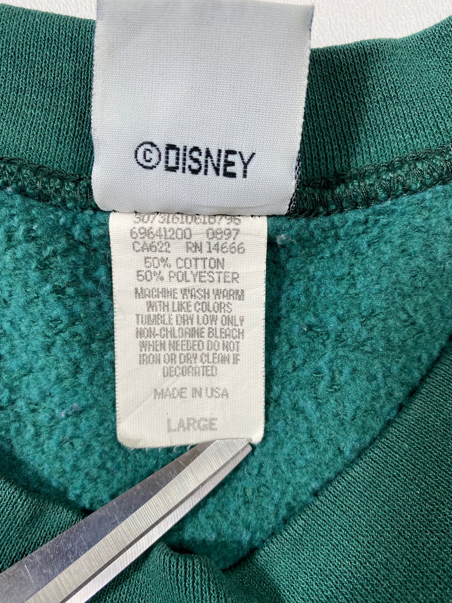 00' DISNEY WINNIE THE POOH Made in USA Size L Vintage Sweat-shirt / 6480