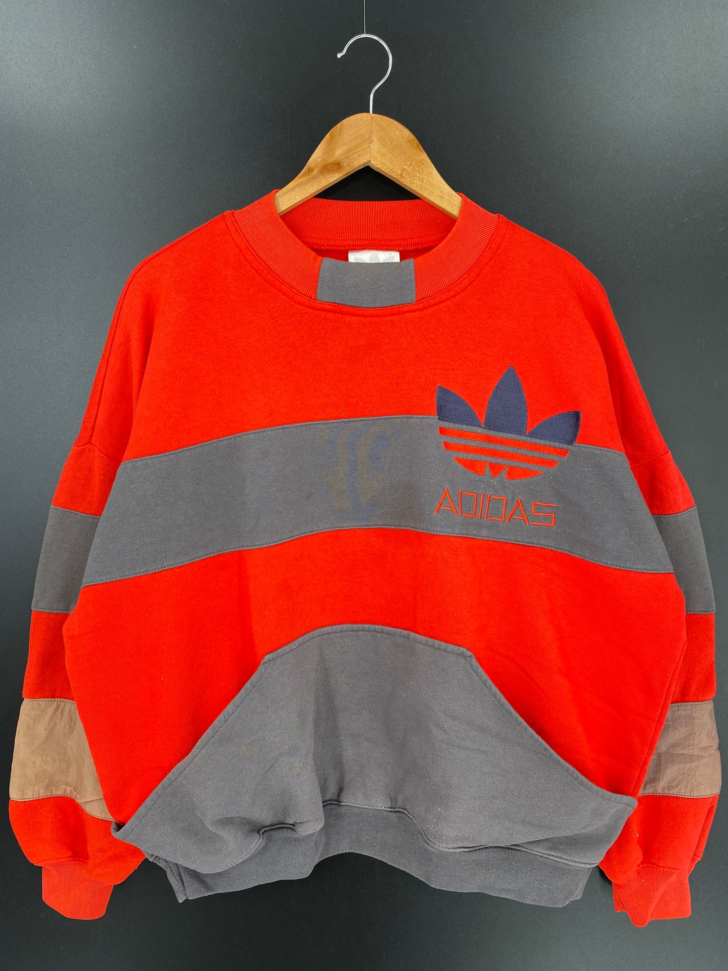 90's ADIDAS  Size (Approx.S-M)Vintage Short Length Sweat-Shirt / k207