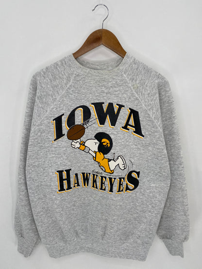 80’s SNOOPY x IOWA HAWKEYES FOOTBALL Made in USA Size XL Vintage Sweat-shirt / 6622
