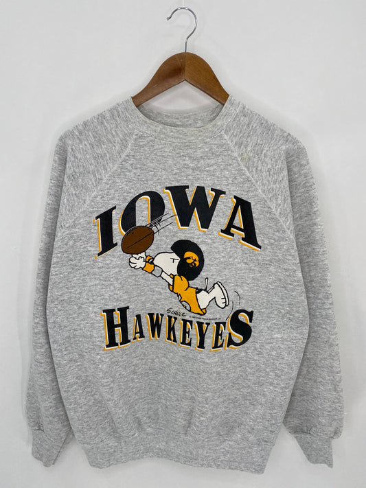 80’s SNOOPY x IOWA HAWKEYES FOOTBALL Made in USA Size XL Vintage Sweat-shirt / 6622