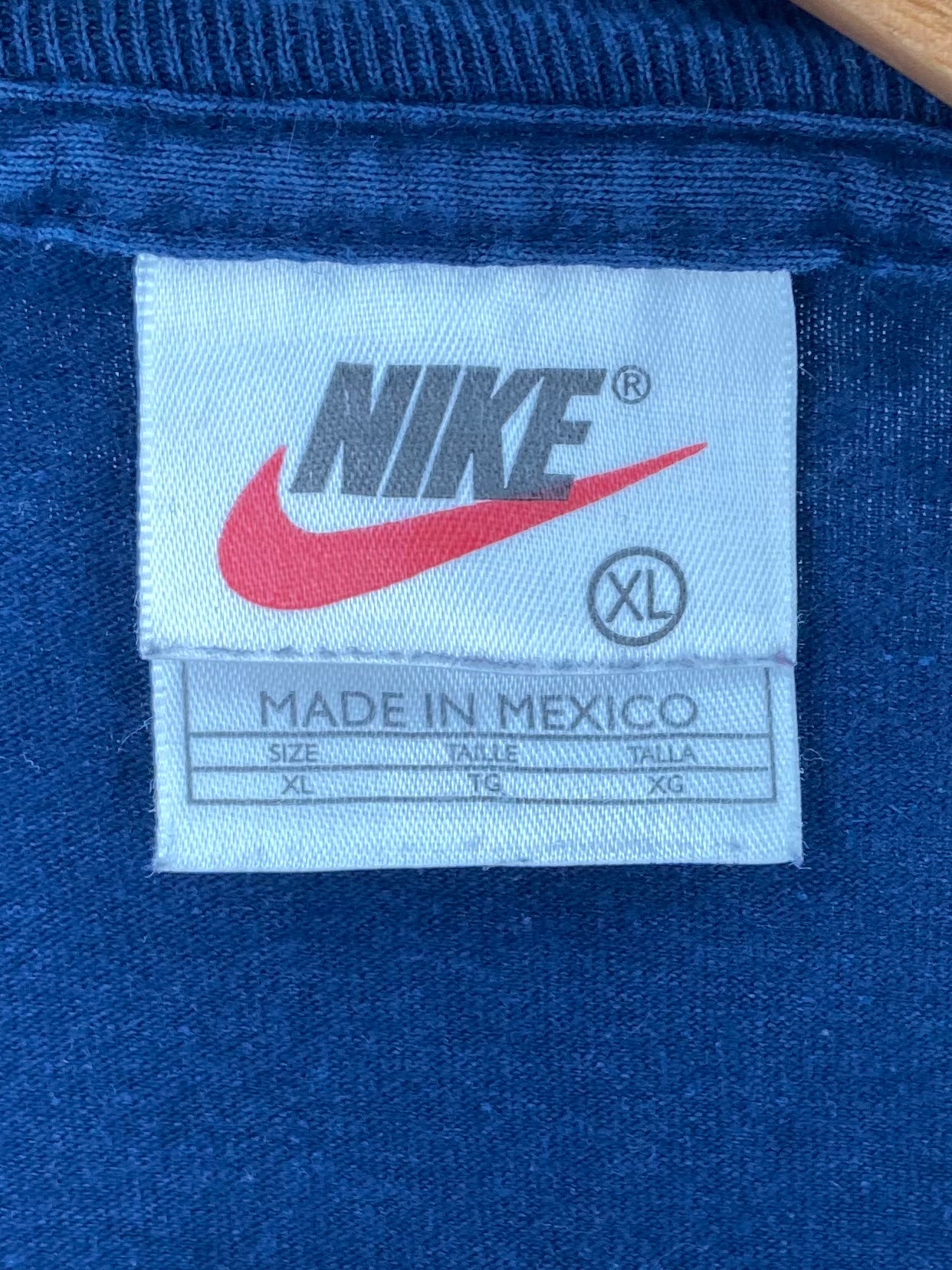 90's NIKE Mini Swoosh Size XL Vintage T-shirt / 7737