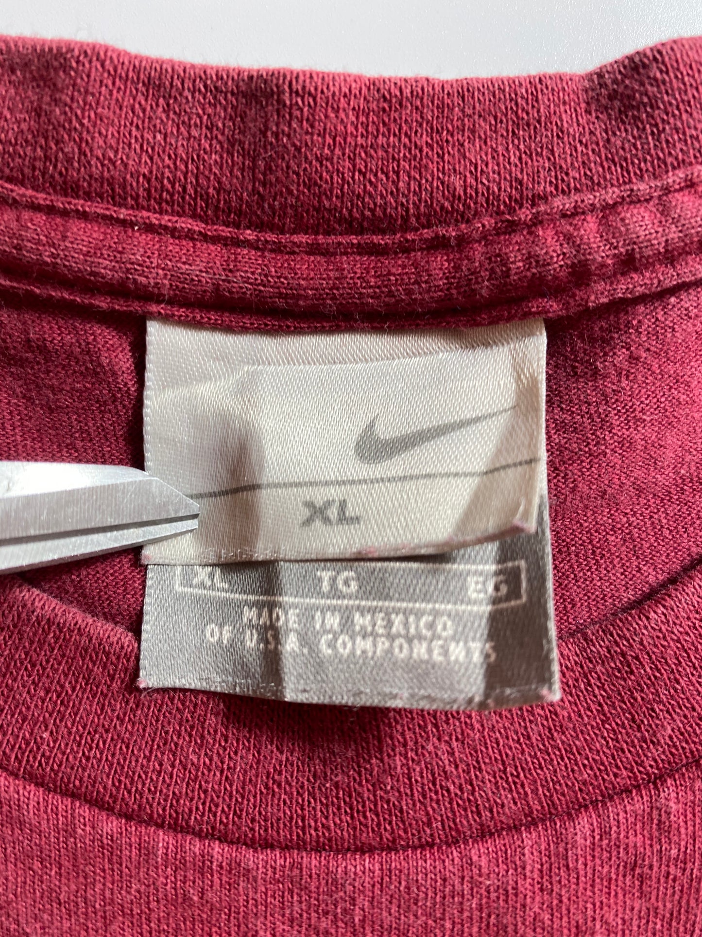 00’ NIKE Mini Swoosh Size XL Vintage T-shirt  / 7427