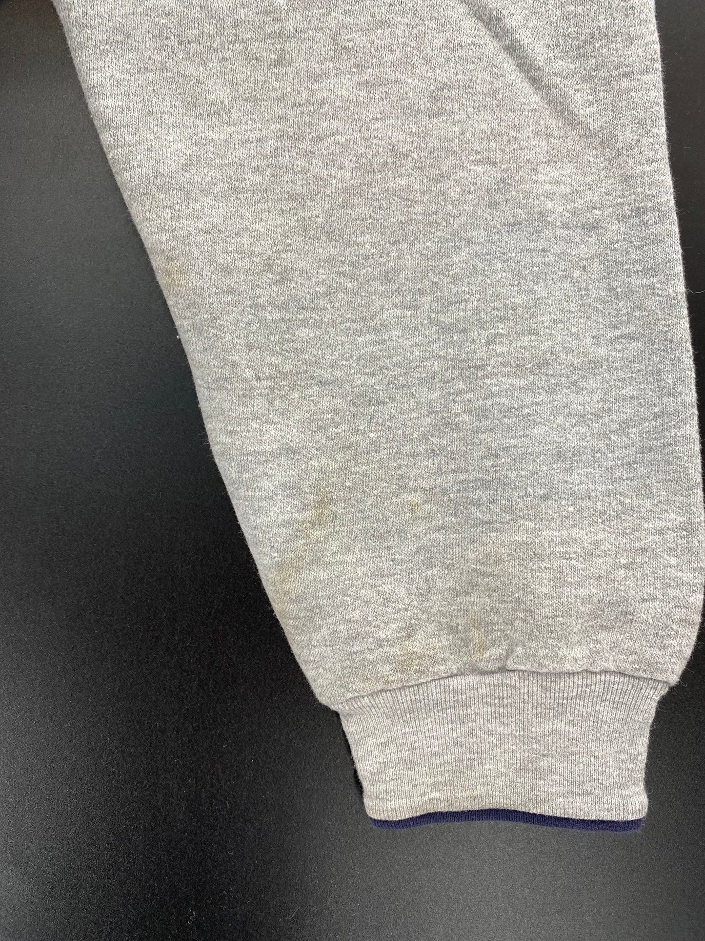 00’ DISNEY WINNIE THE POOH Size L Vintage Sweat-shirt / K2834