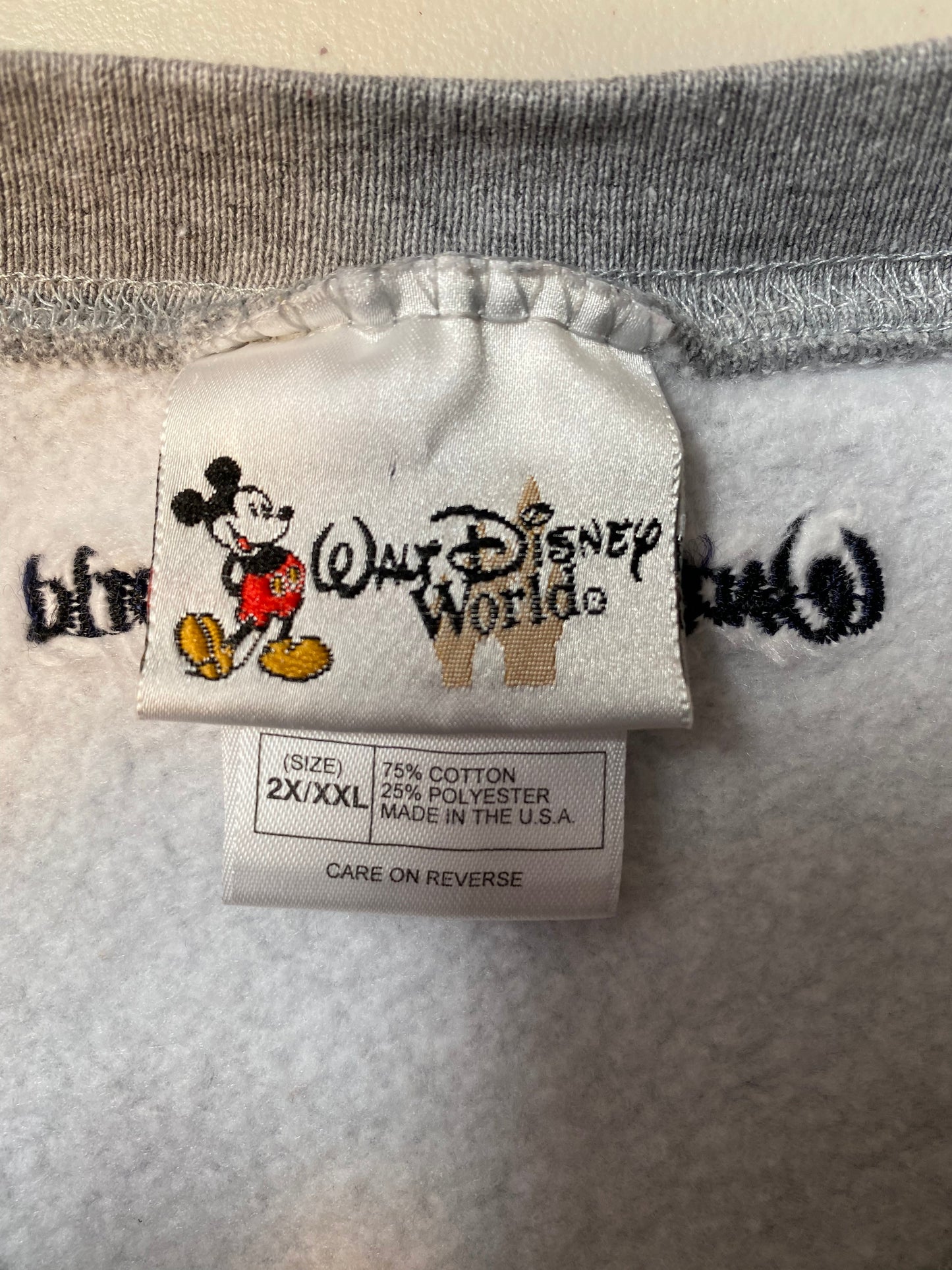 .00’ DISNEY MICKEY Made in USA Size XXL Vintage Sweat-Shirt / E3208S
