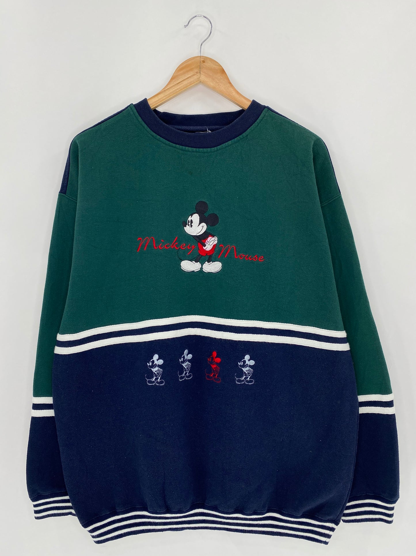 90’s Disney Mickey Mouse Size XL Vintage Sweat-Shirt   / 5850