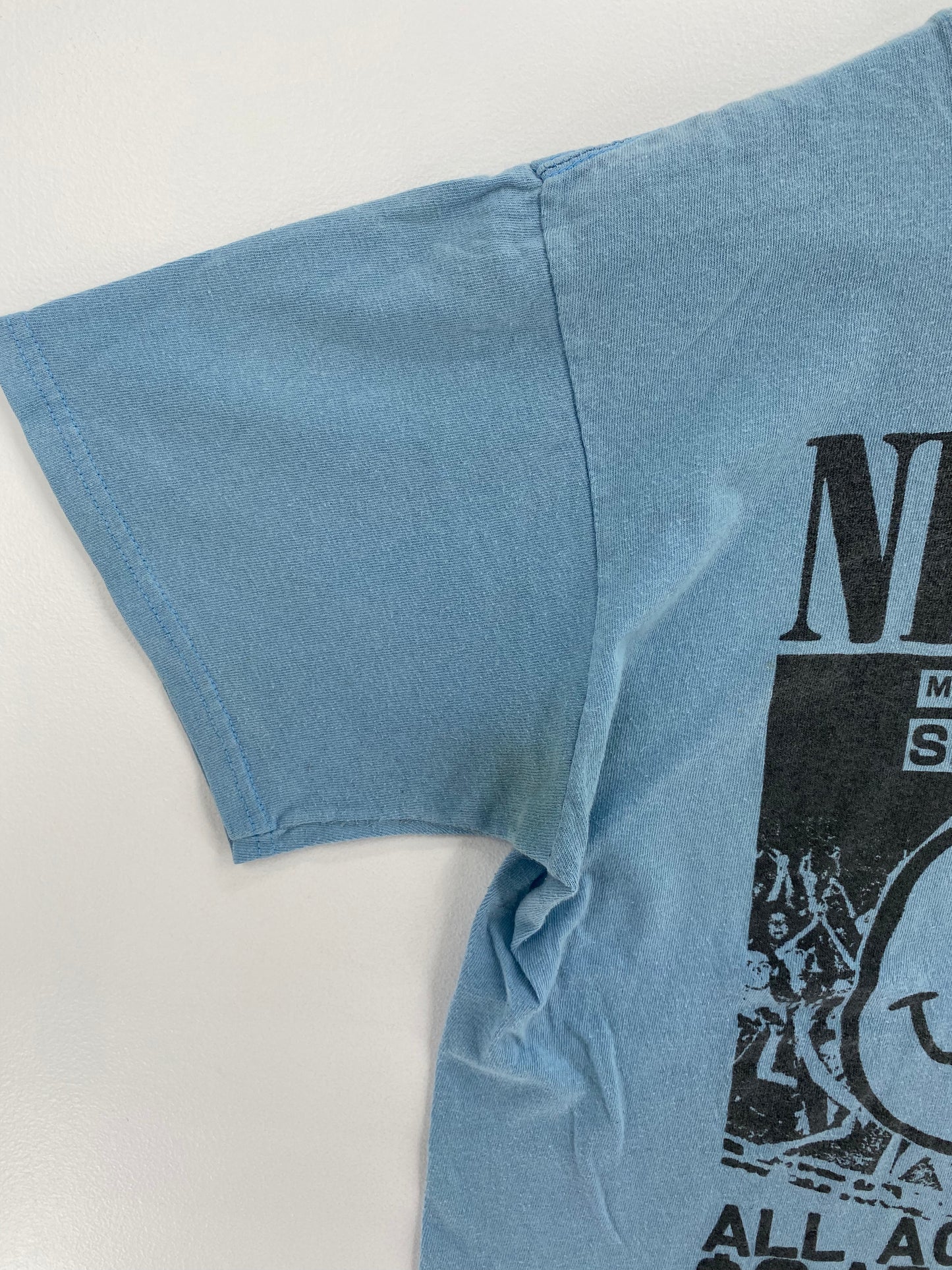 2010 NIRVANA Size M Music T-Shirt / A3114