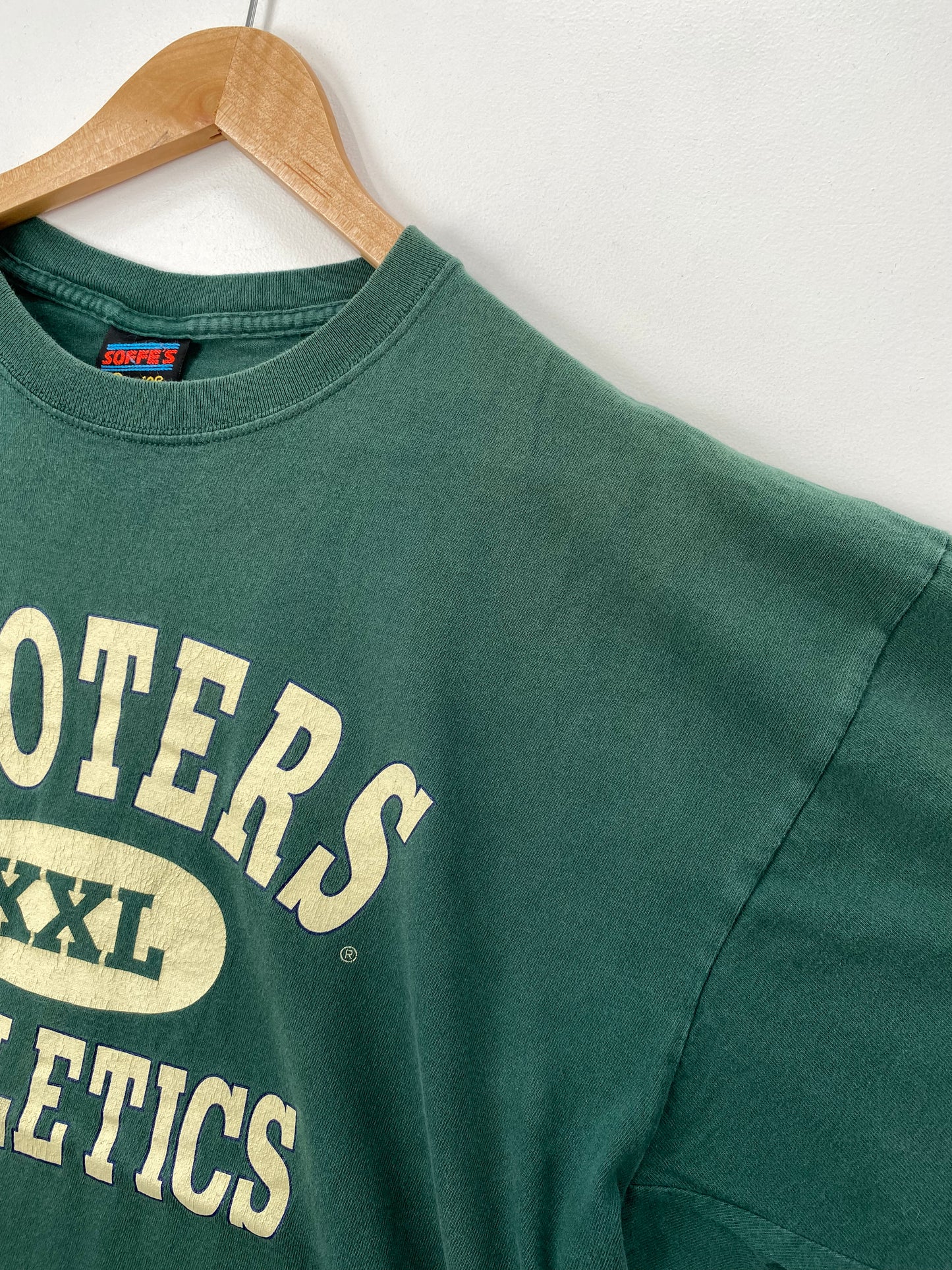 90's HOOTERS ATHLETICS Made in USA Size XL Vintage T-Shirt / A1372