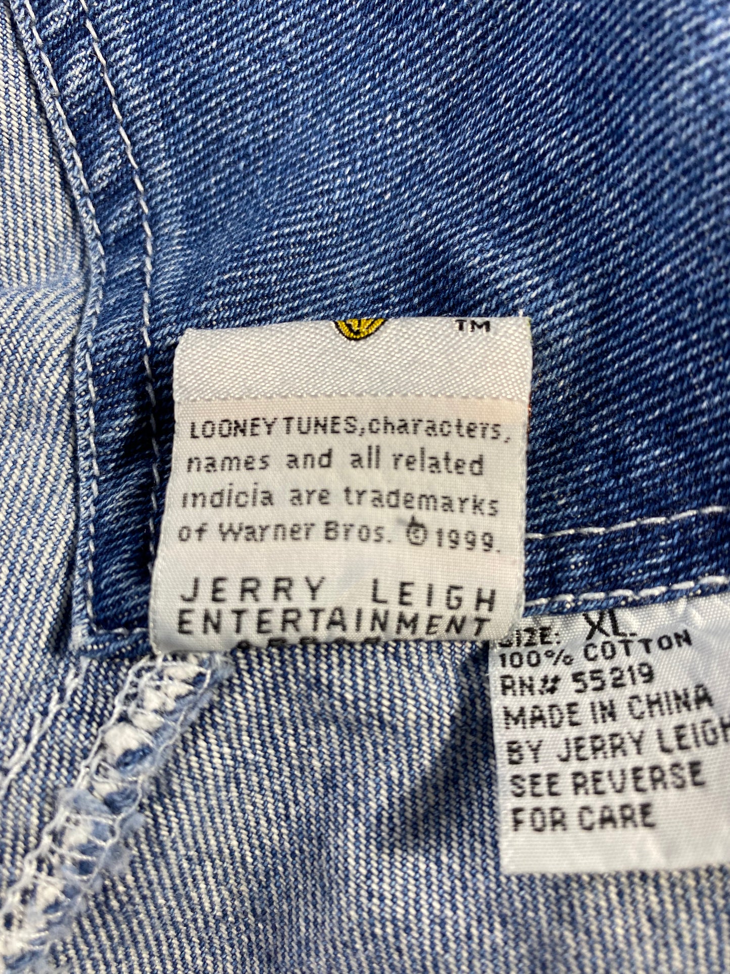 1999 LOONEY TUNES TWEETY Size XL Vintage Denim Shorts/ A1585